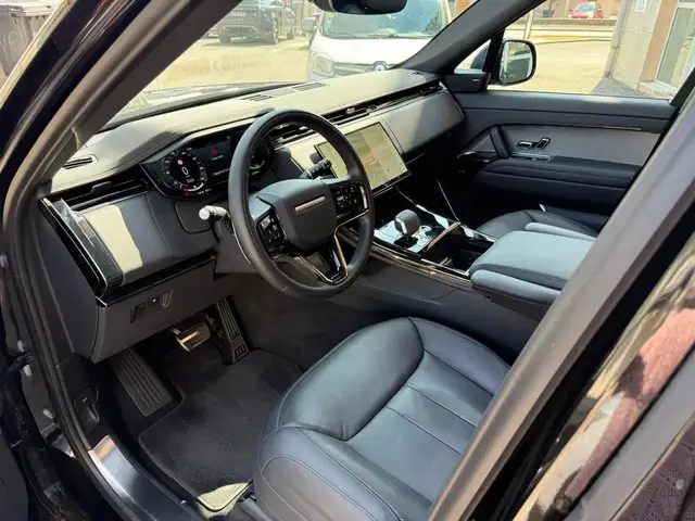Land Rover Range Rover view 11