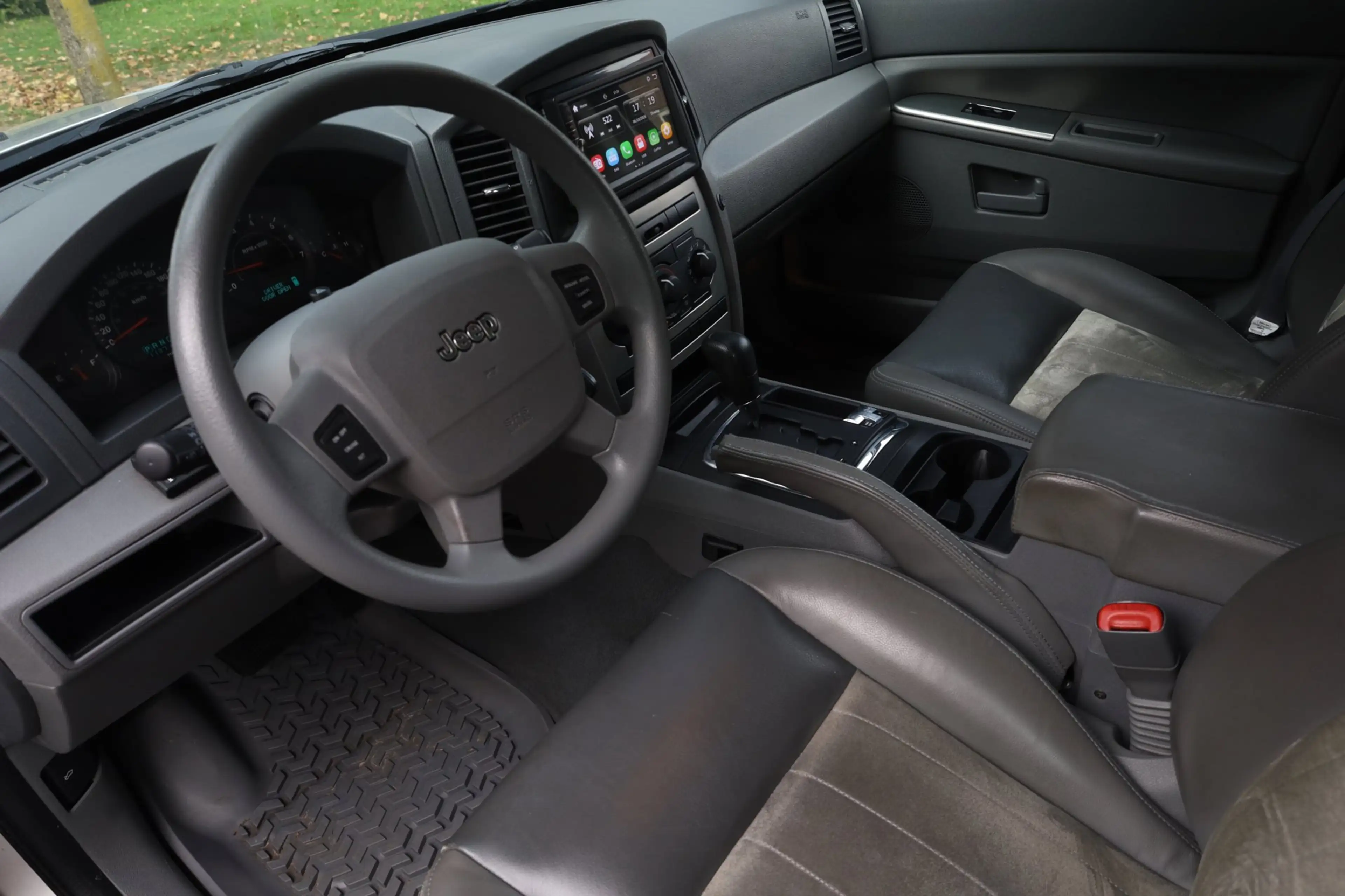 Jeep Grand Cherokee 4.7 V8 Laredo Aut. | Youngtimer | Stoelverwarming — photo 2