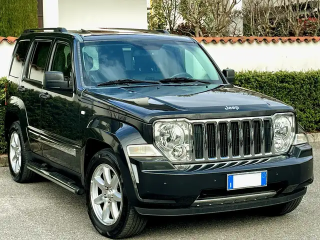 Jeep Cherokee 2.8D aut-EURO 5-Pelle,Nav,Tetto-4x4 inserib.-FULL