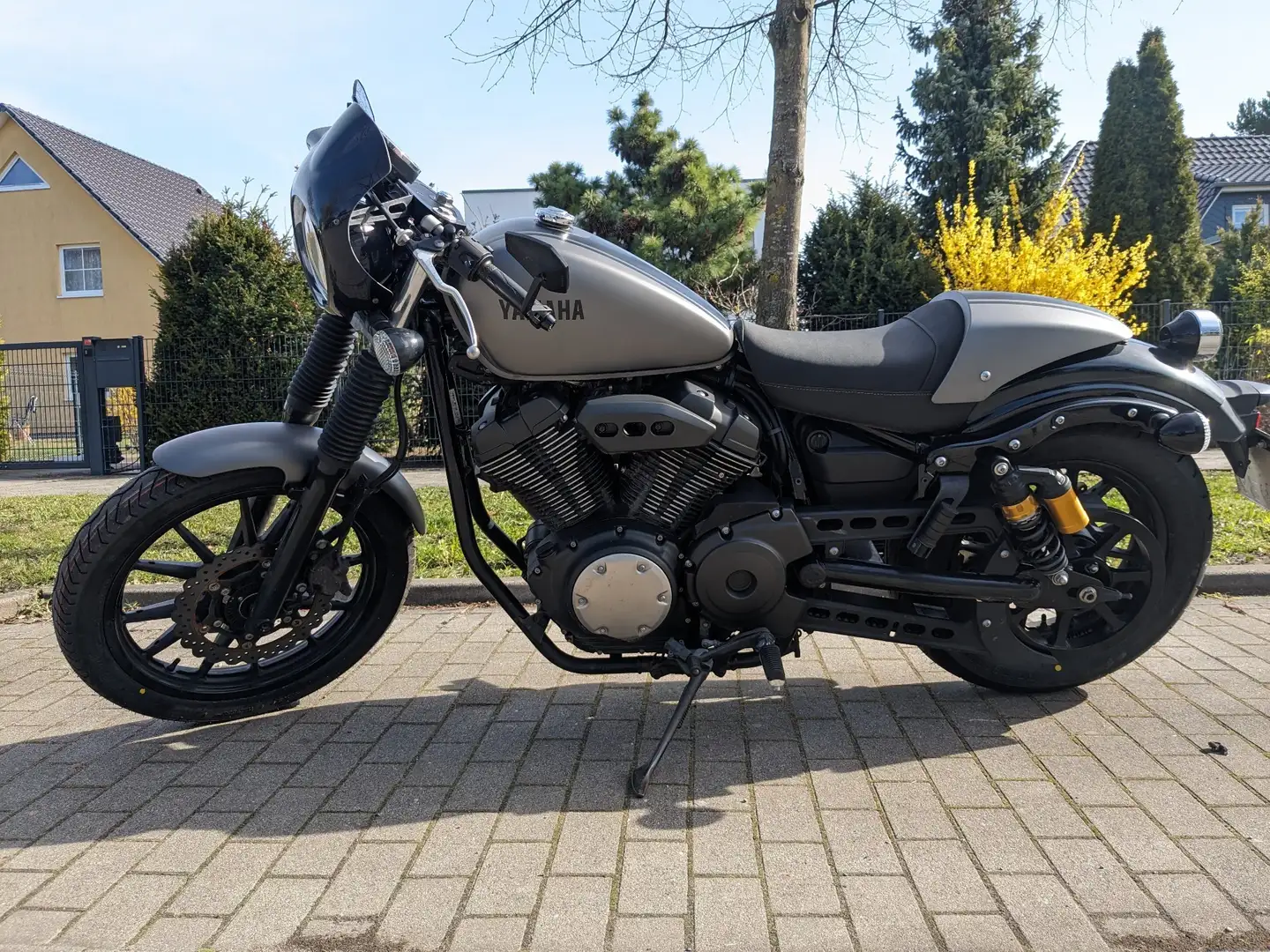 Yamaha XVS 950 Custom Bolt Grau - 1