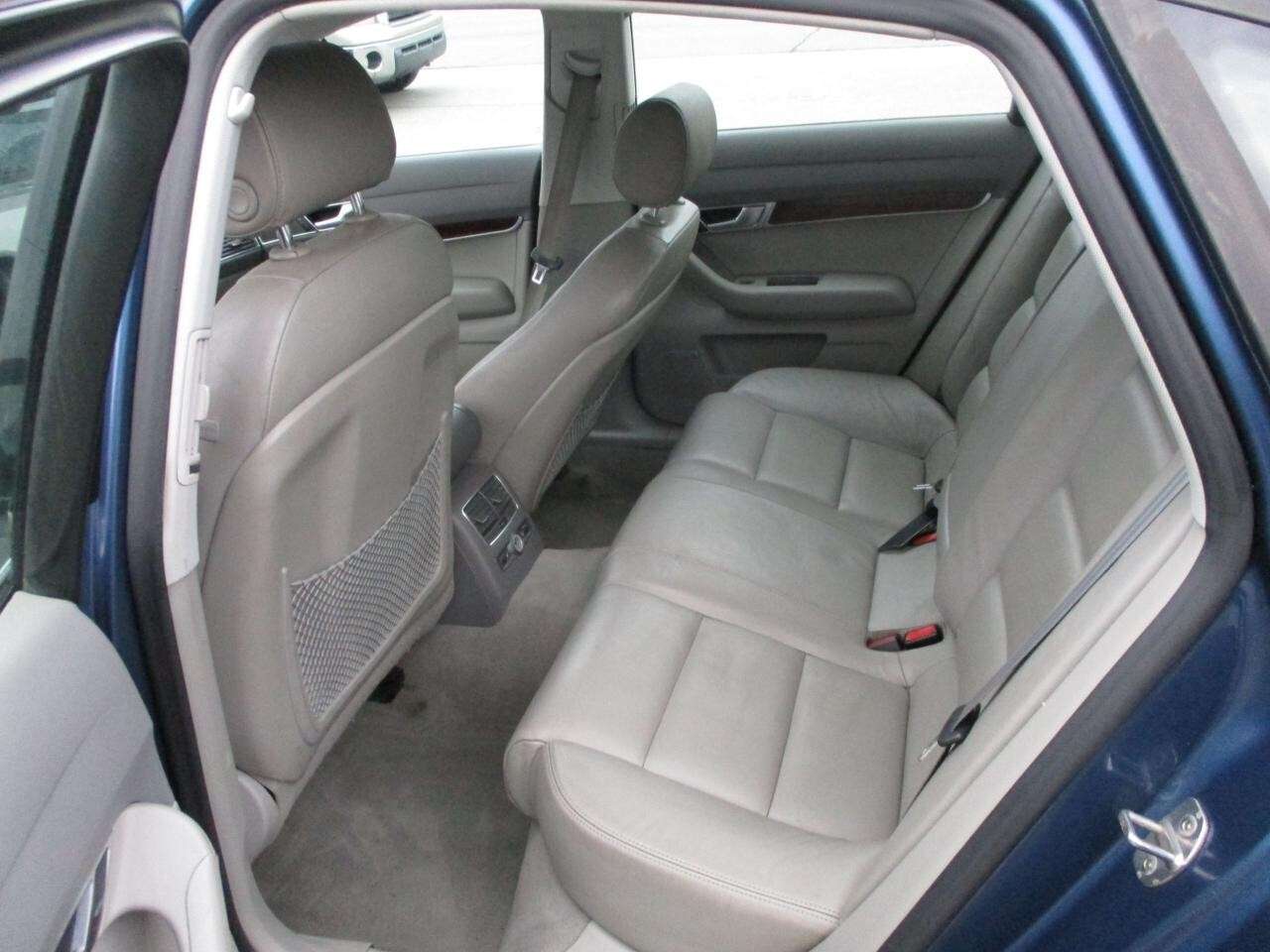2005 Audi A6 4dr Sdn 4.2L quattro Auto thumb 26