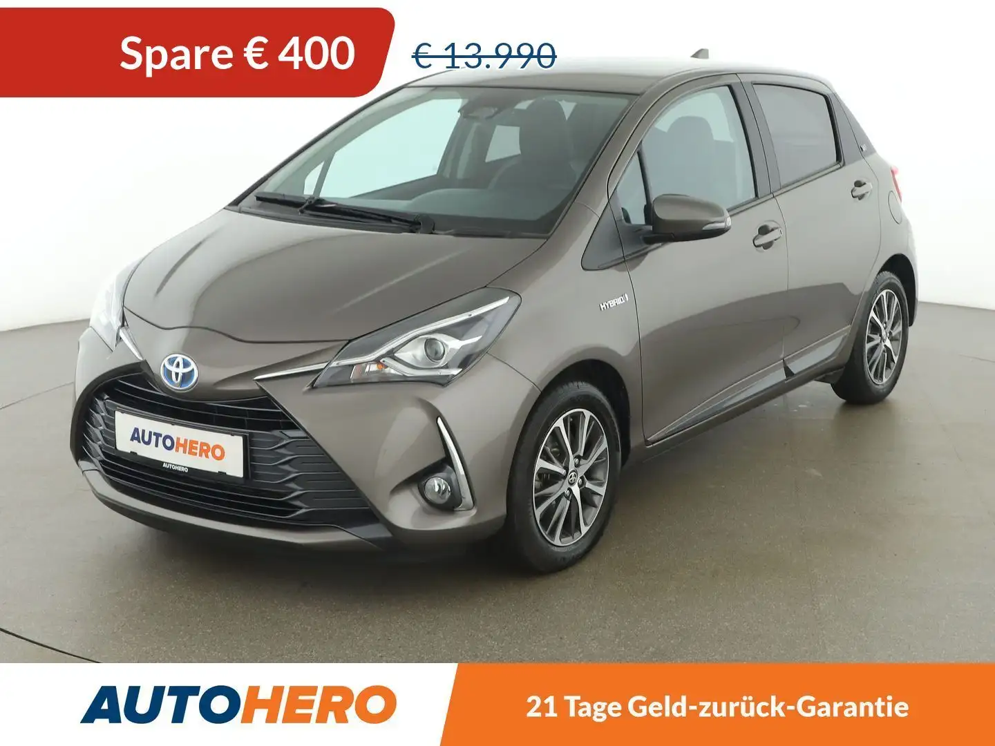 Toyota Yaris 1.5 Hybrid Active *SPUR*CAM*CARPLAY&AUTO* Grijs - 1