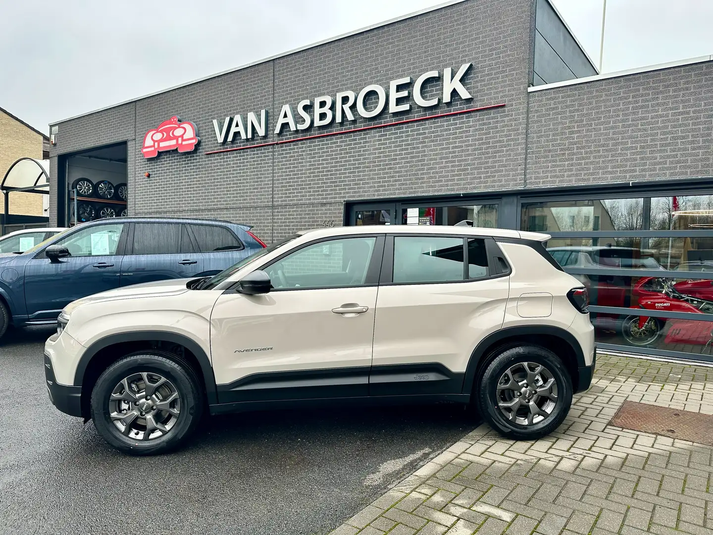 Jeep Avenger Longitude 1.2 Hybrid 48V 110 Automaat ! NIEUW 0 Km Gris - 2
