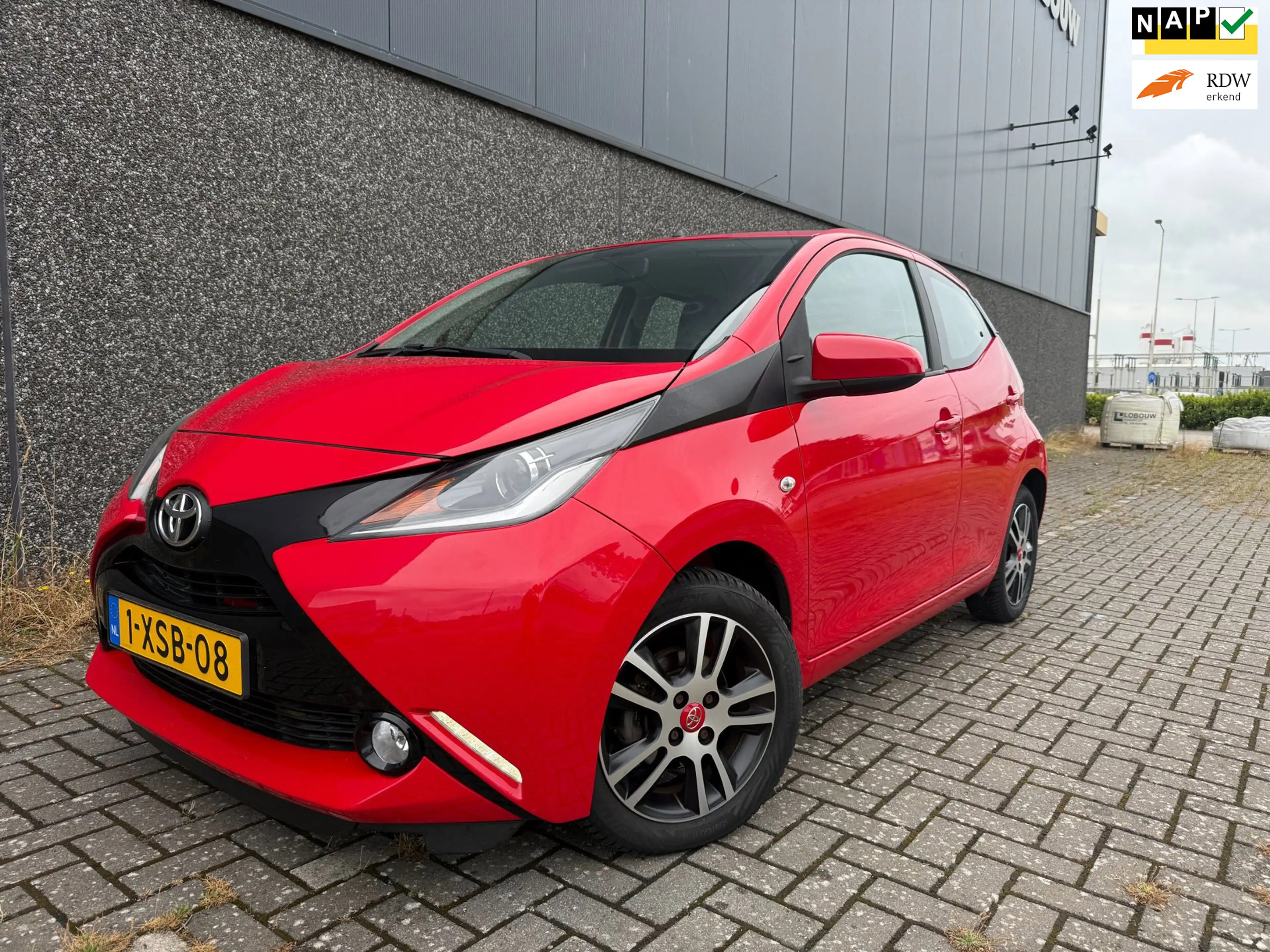 Toyota Aygo 1.0 VVT-i x-play/1ste eigenaar/Dealer OH/Nieuwe AP