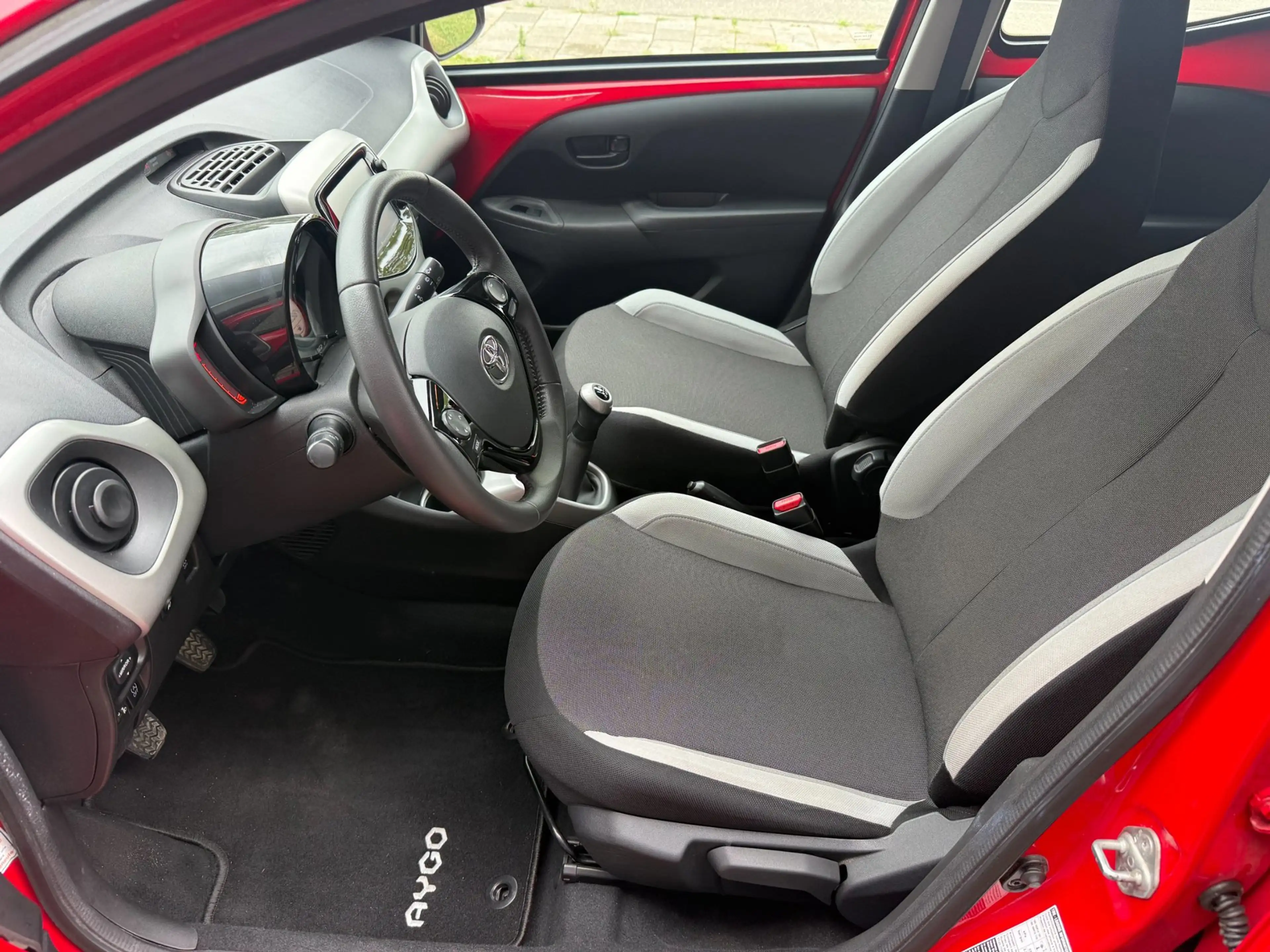 Toyota Aygo 1.0 VVT-i x-play/1ste eigenaar/Dealer OH/Nieuwe AP — photo 15