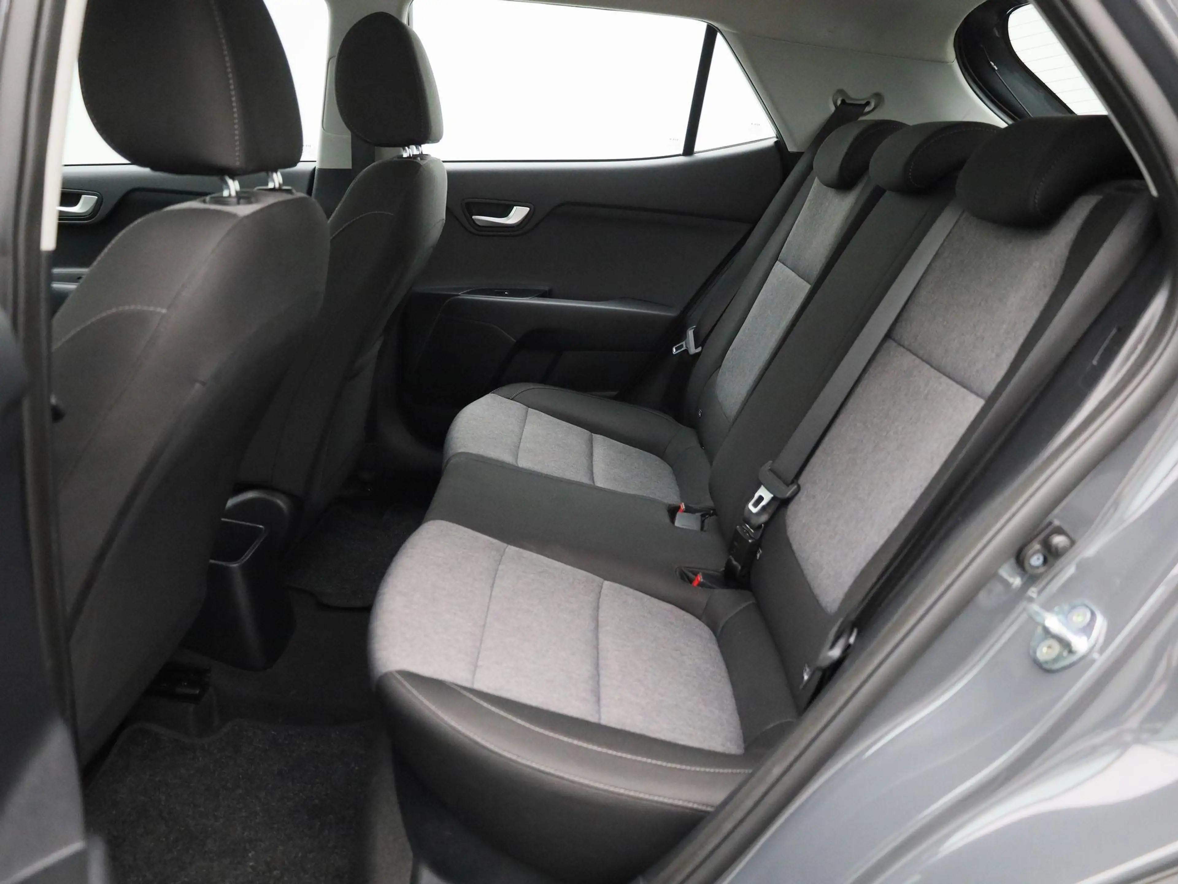 Kia Stonic 1.2 Urban Edition NAVI | CARPLAY | PDC — photo 11