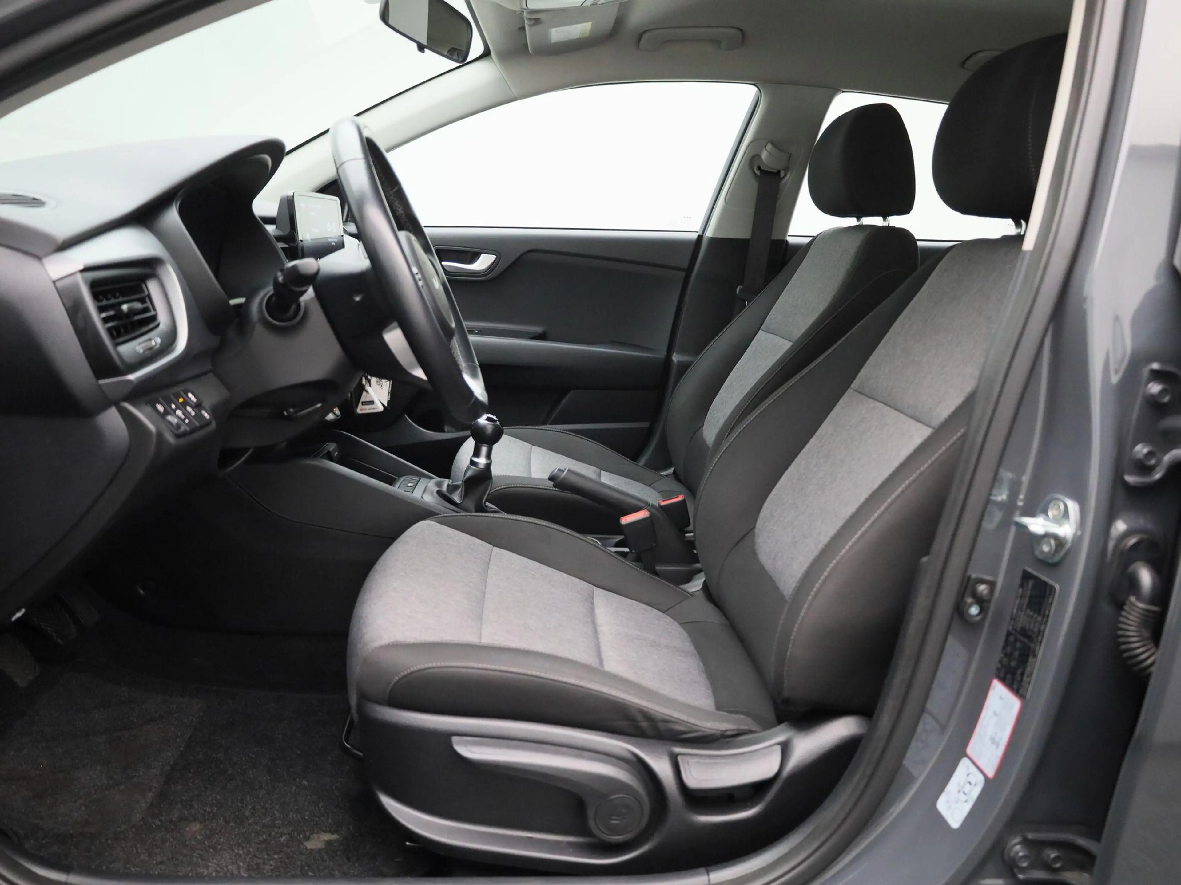 Kia Stonic 1.2 Urban Edition NAVI | CARPLAY | PDC — photo 10