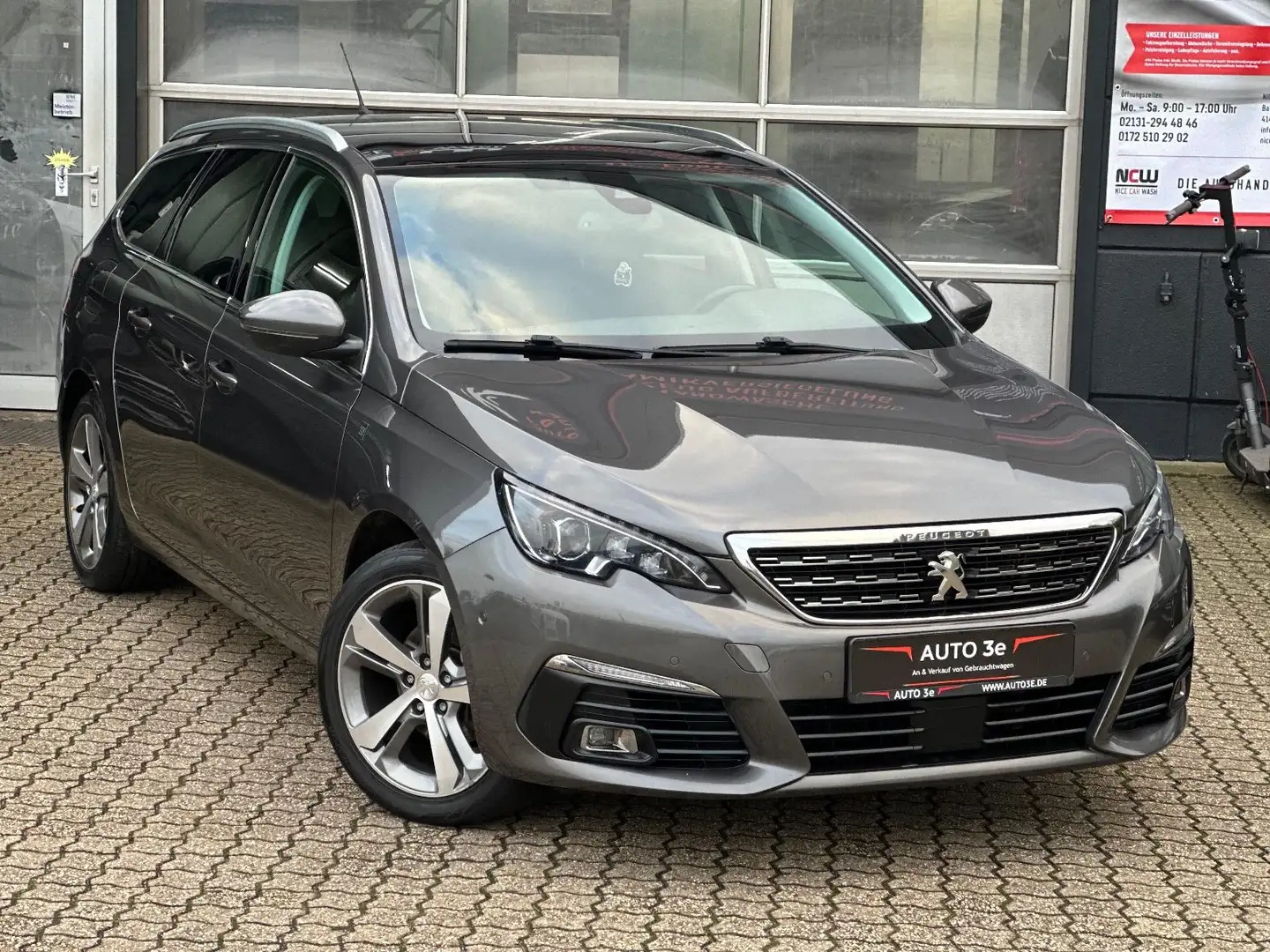Peugeot 308 SW Tech Edition Leder Navi Panorama Voll... Grau - 1