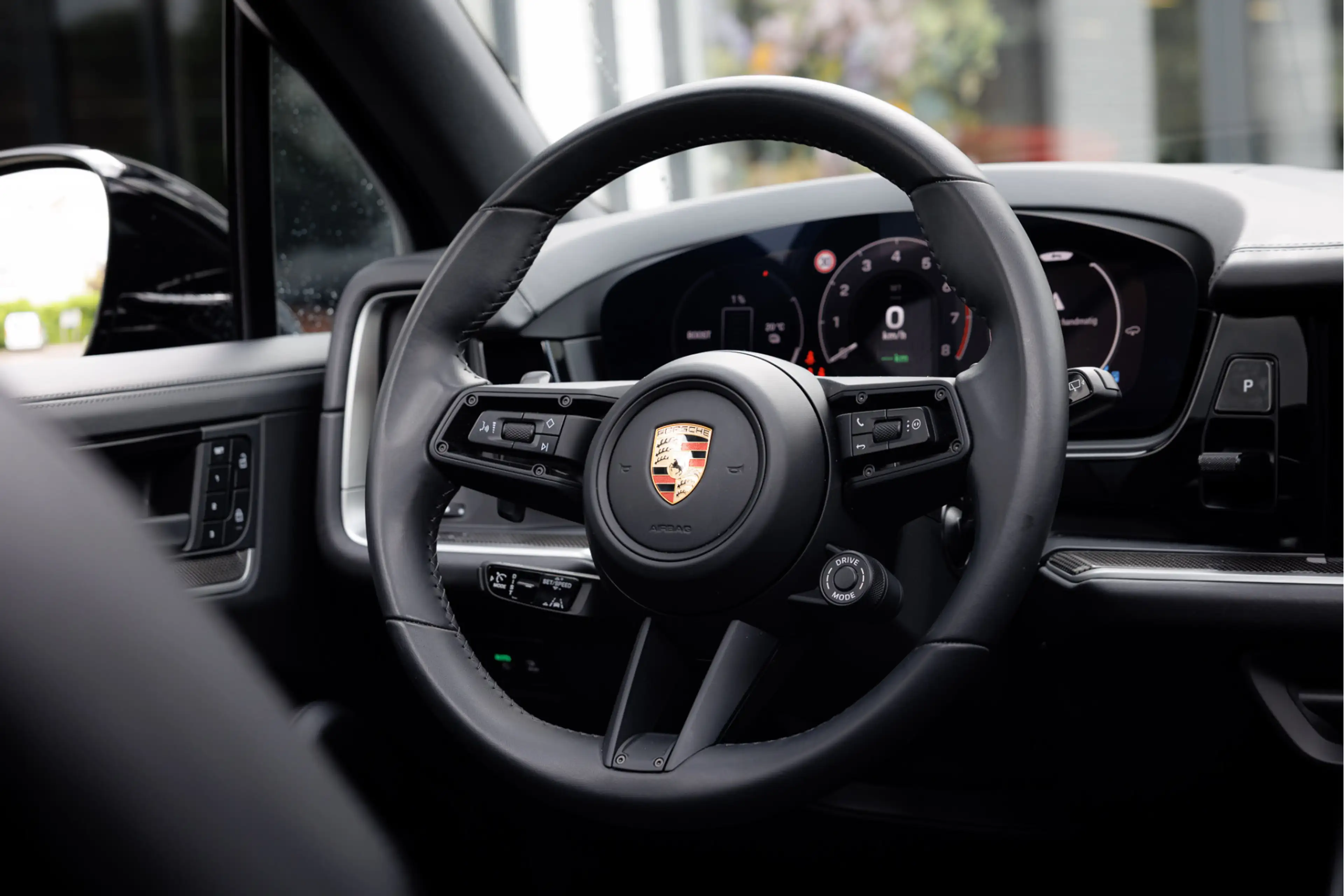 Porsche Cayenne 3.0 E-Hybrid Sport Design Pano - Passenger Display — photo 14