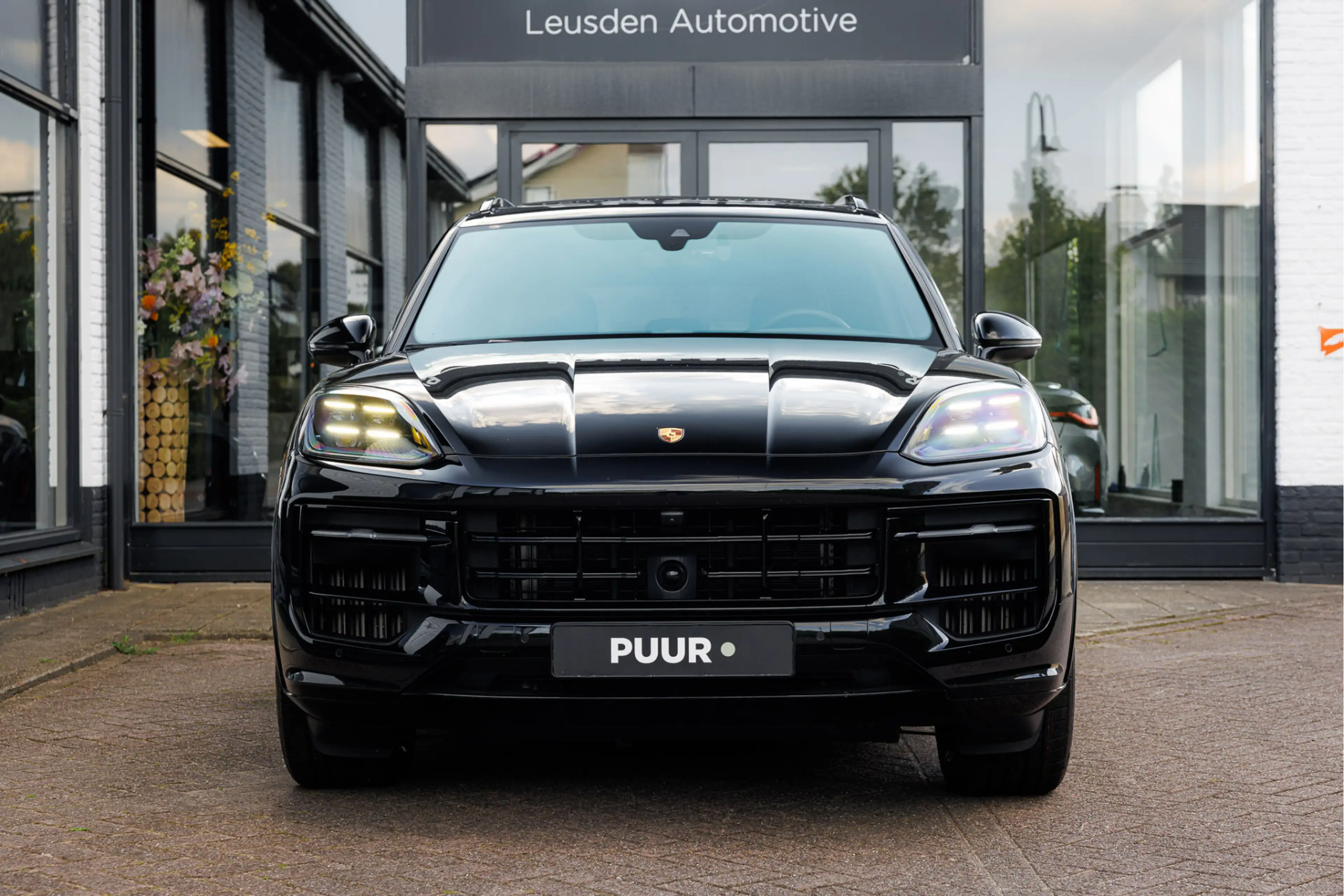 Porsche Cayenne 3.0 E-Hybrid Sport Design Pano - Passenger Display — photo 8