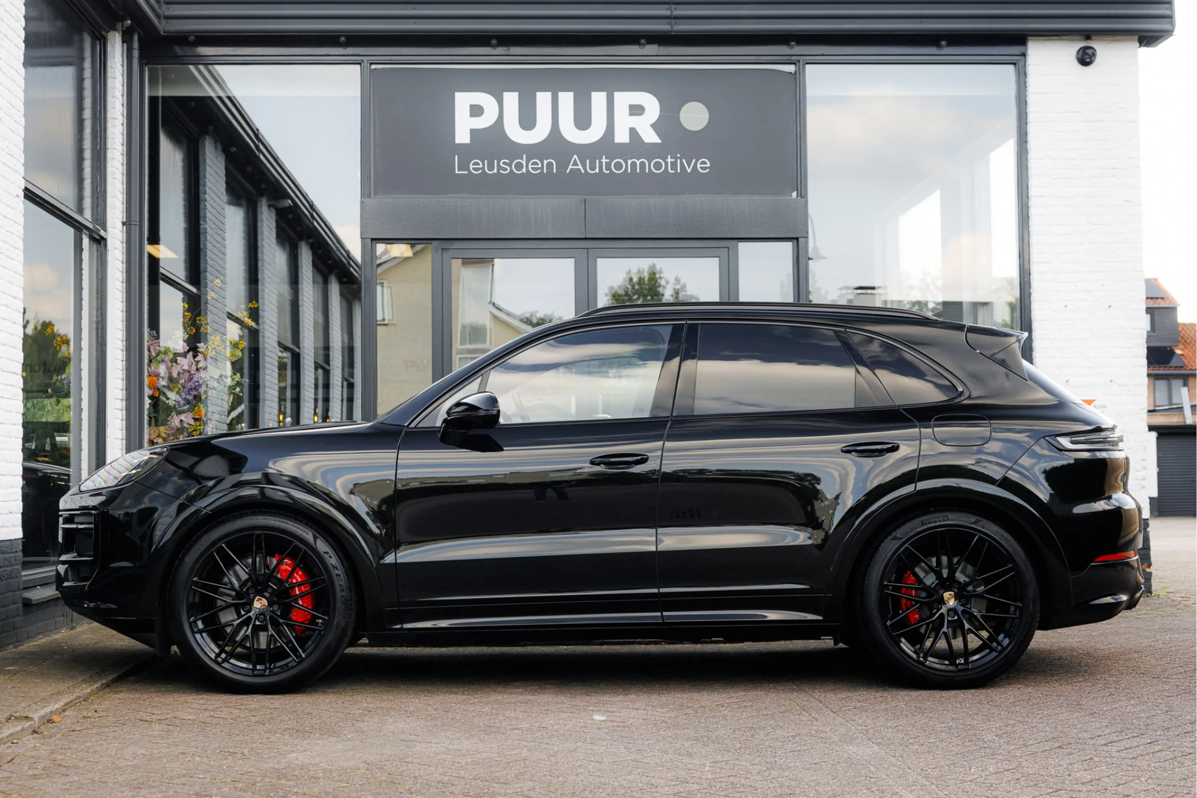 Porsche Cayenne 3.0 E-Hybrid Sport Design Pano - Passenger Display — photo 7