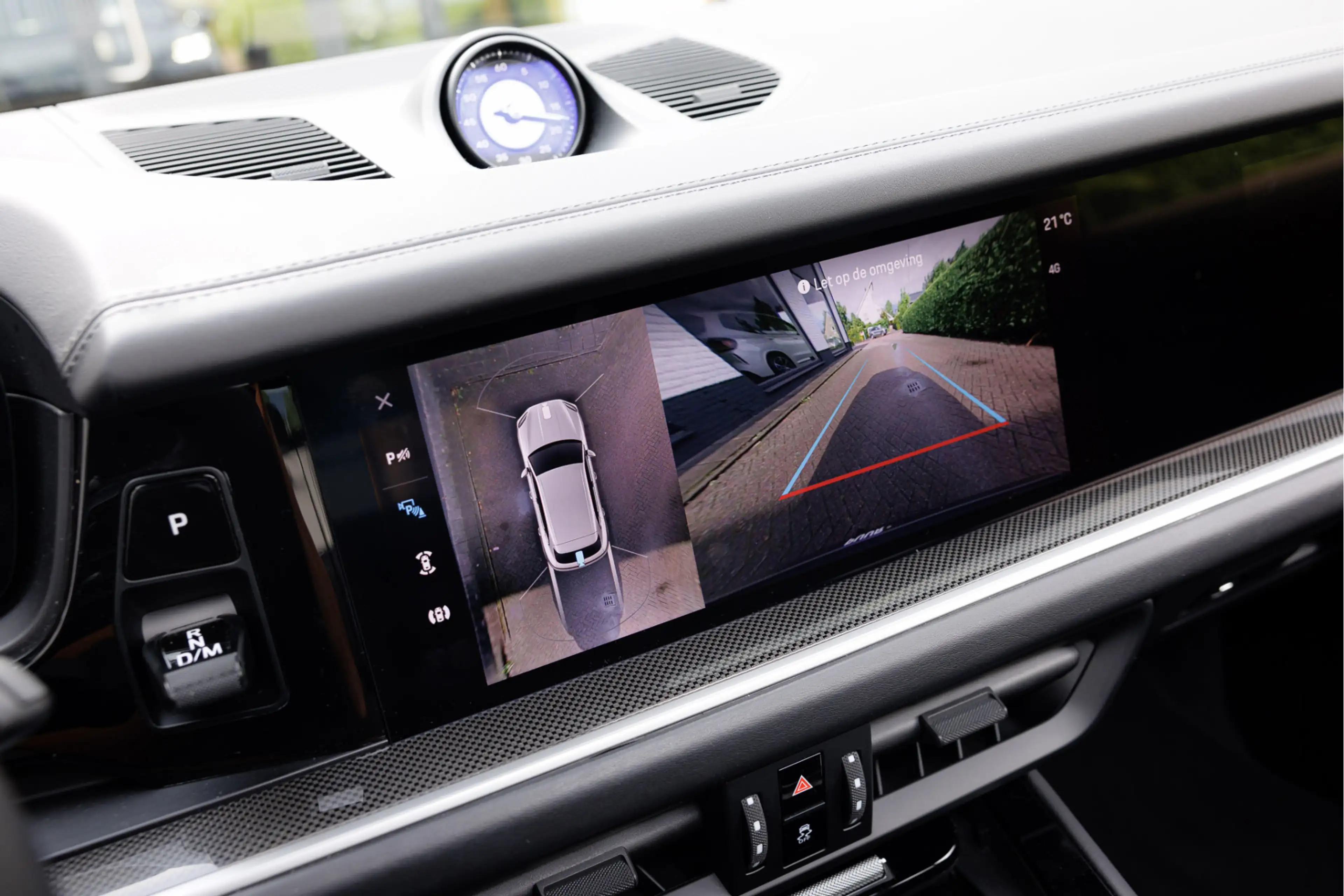 Porsche Cayenne 3.0 E-Hybrid Sport Design Pano - Passenger Display — photo 15
