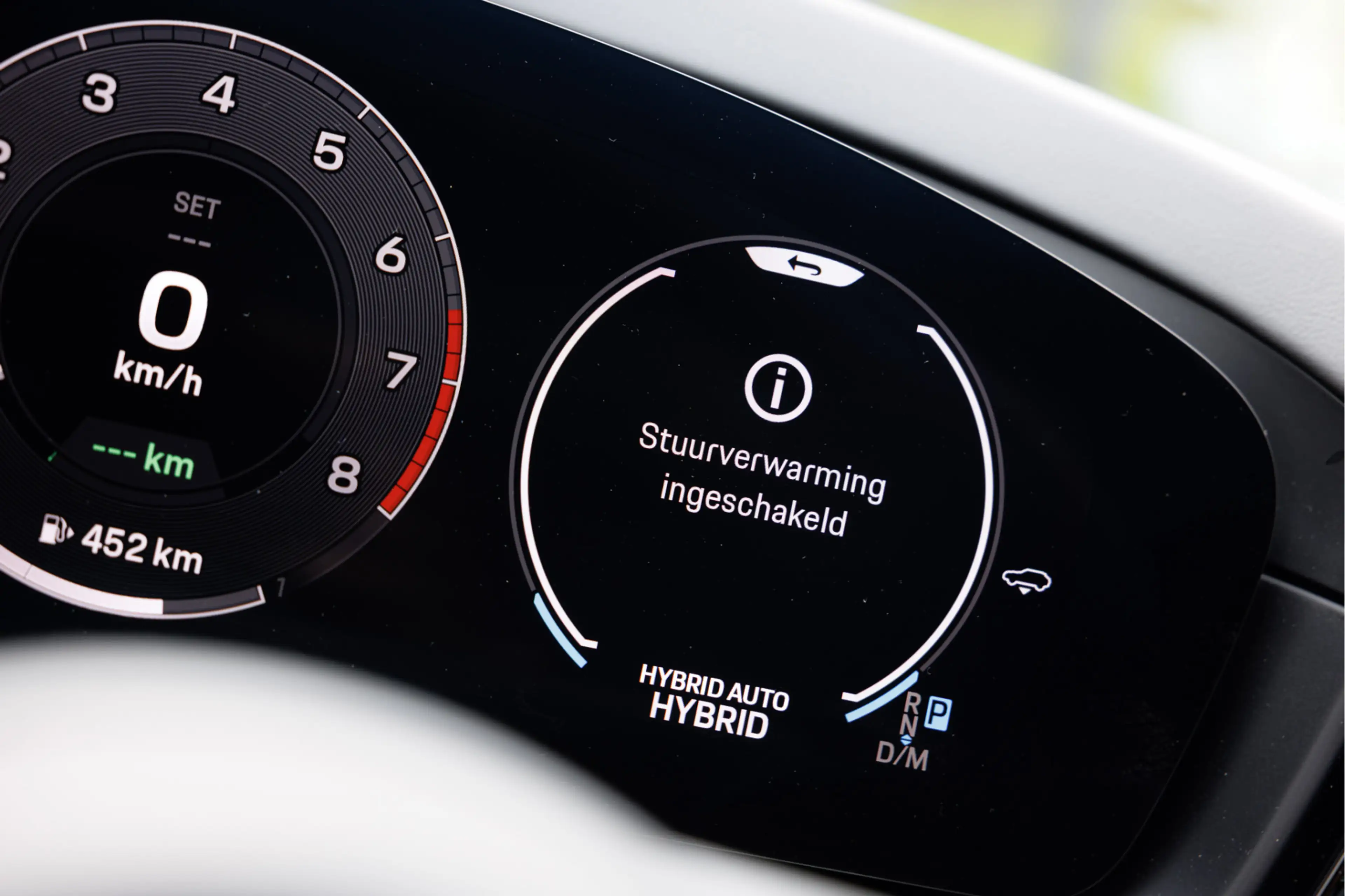 Porsche Cayenne 3.0 E-Hybrid Sport Design Pano - Passenger Display — photo 18