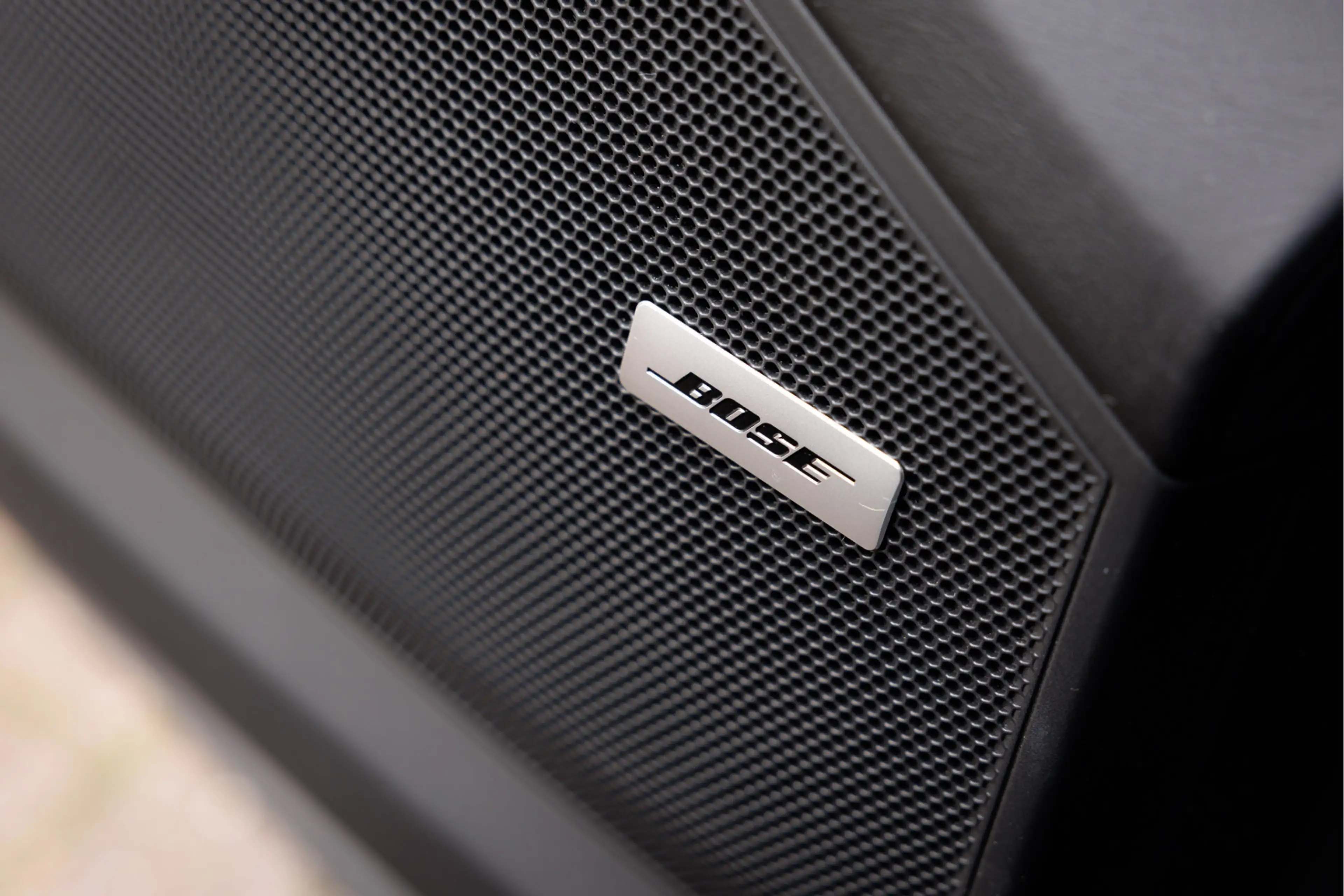 Porsche Cayenne 3.0 E-Hybrid Sport Design Pano - Passenger Display — photo 25
