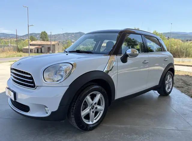 MINI Countryman D One