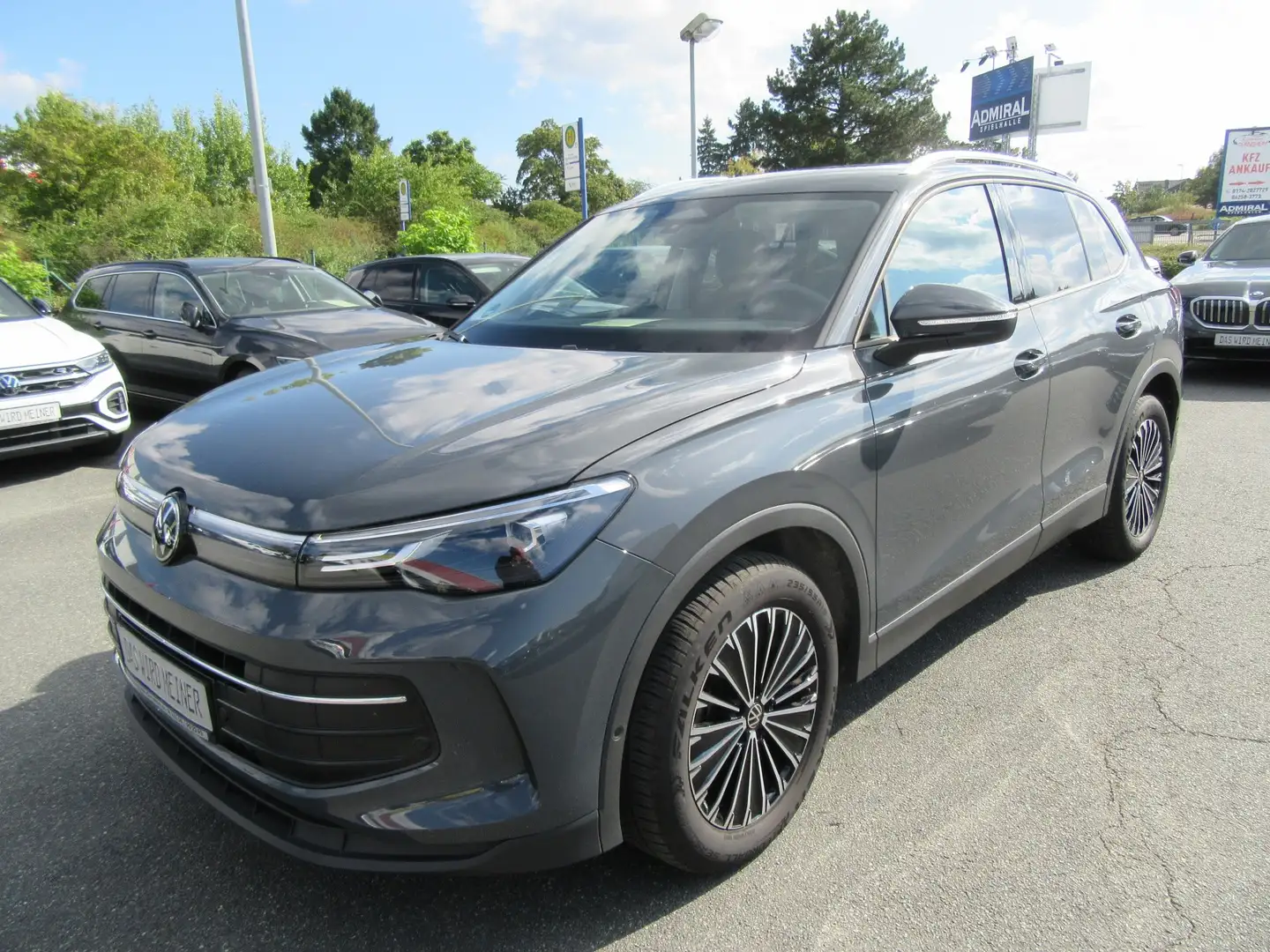 Volkswagen Tiguan 1.5 eTSI 96 kW Life Automatik Grau - 1