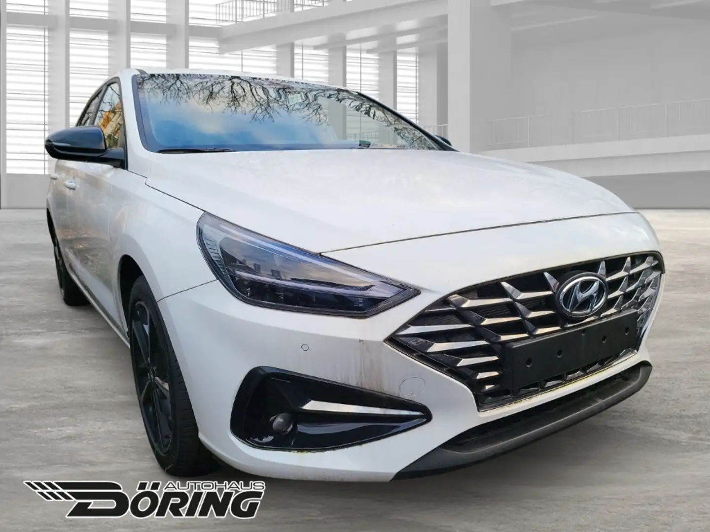 Hyundai i30 Connect & 1.0  Turbo Automatik 7-DCT Navigation, R Blanc - 2