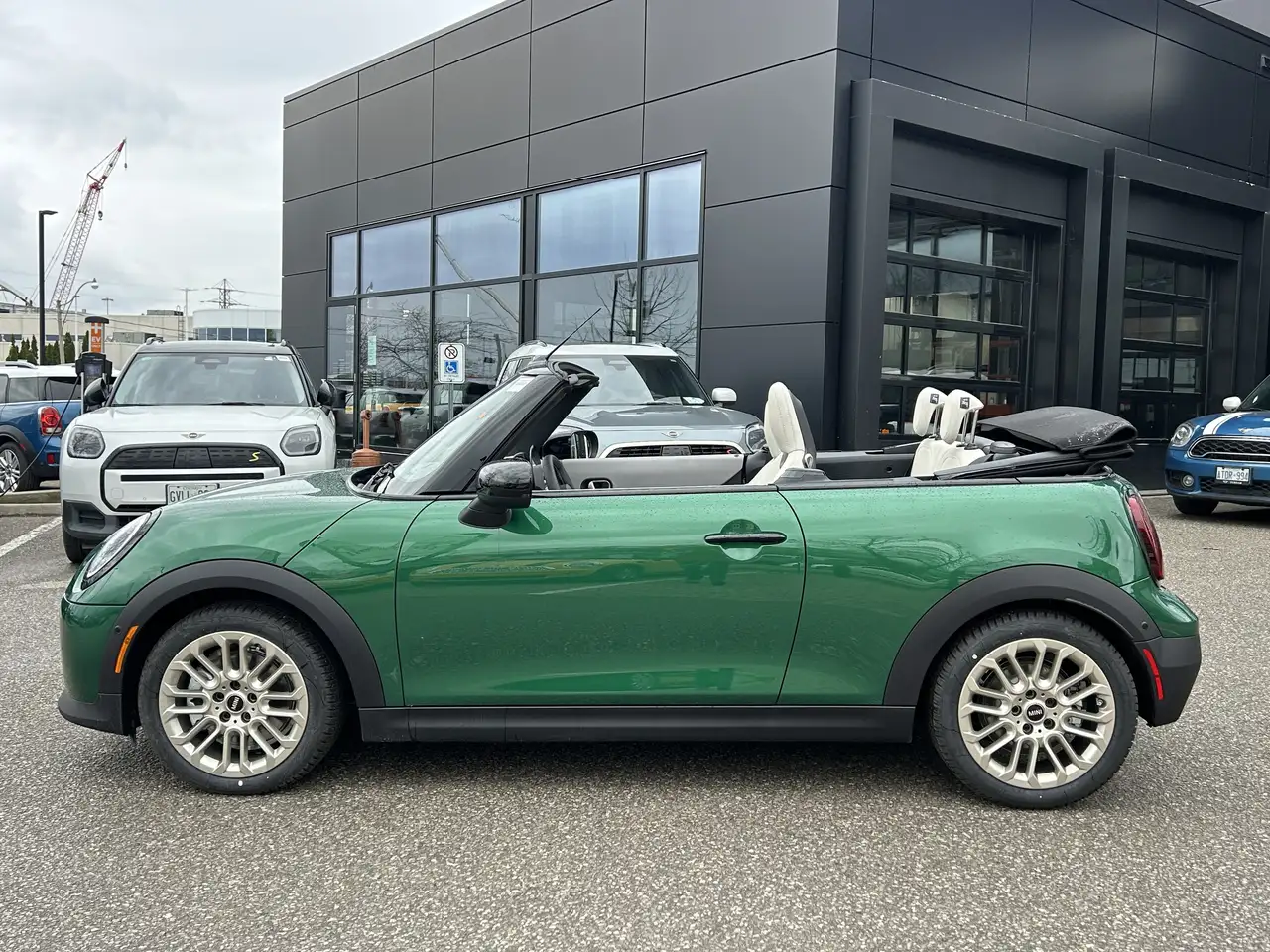 MINI Convertible снимка MINI Convertible