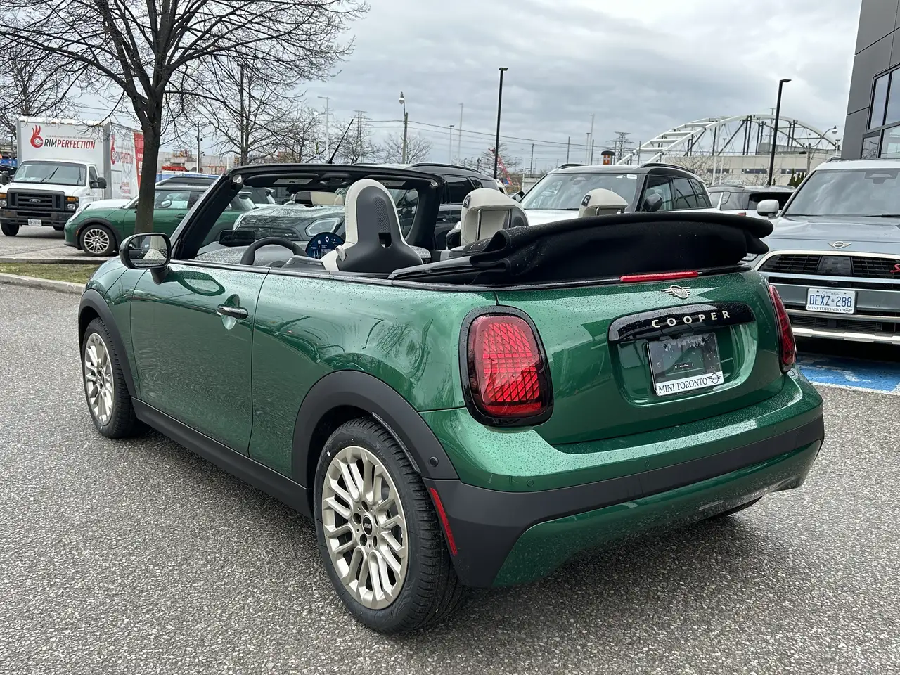 MINI Convertible снимка MINI Convertible
