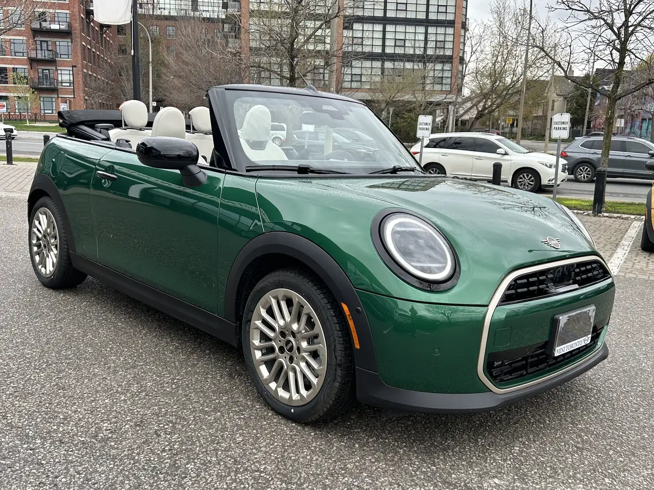 MINI Convertible снимка MINI Convertible