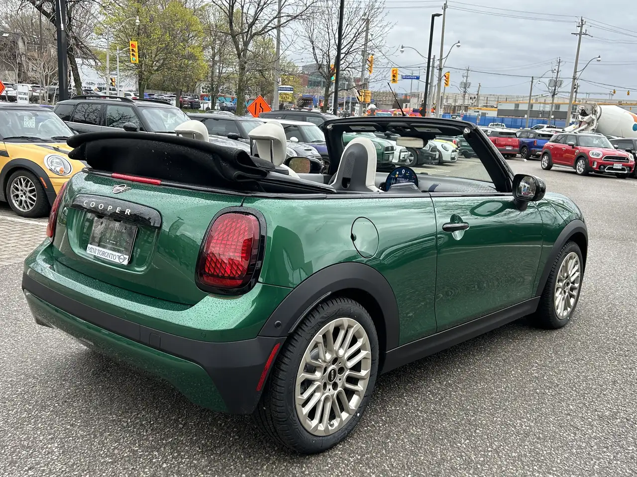 MINI Convertible снимка MINI Convertible