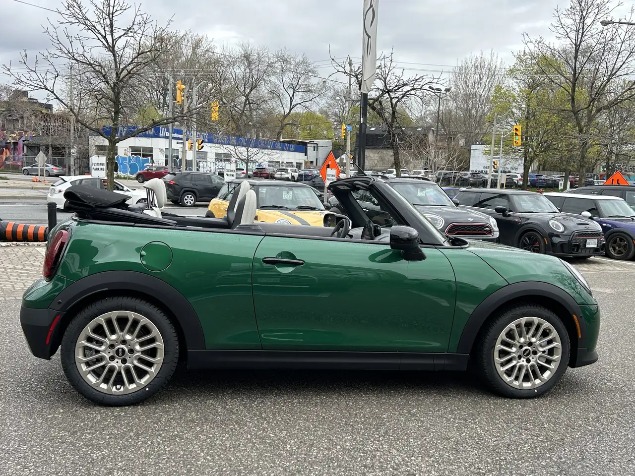 MINI Convertible снимка MINI Convertible