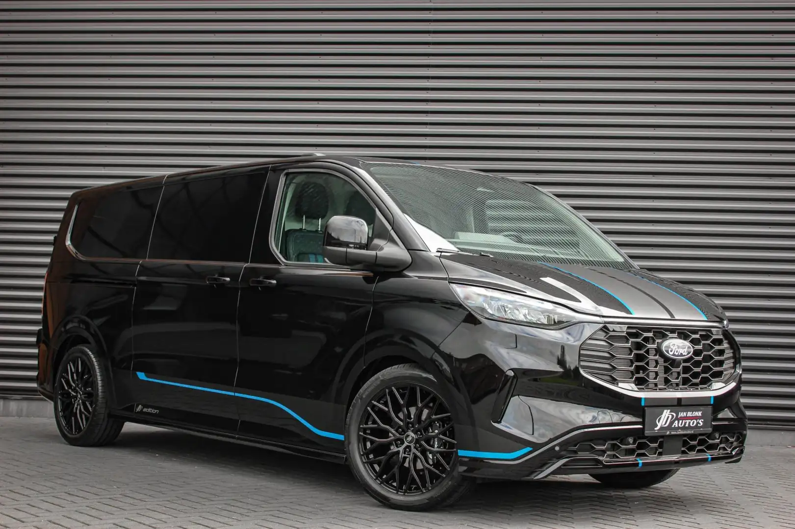 Ford Transit Custom 300 2.0 TDCI L2H1 Sport 170PK JB- EDITION / DRIVER Zwart - 2