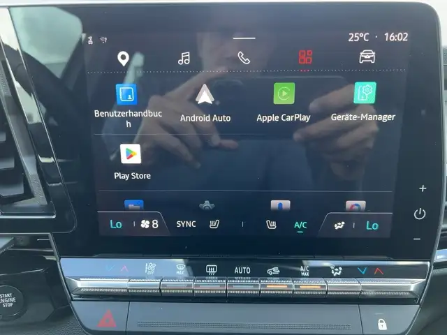 Renault Austral view 14