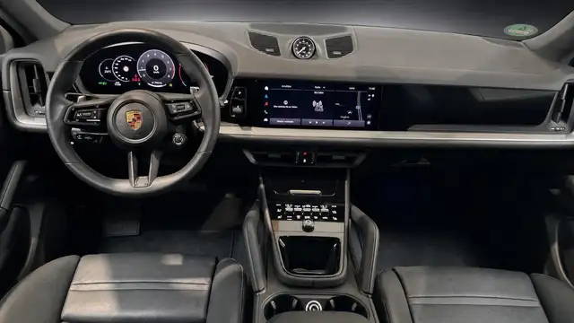 Porsche Cayenne view 5
