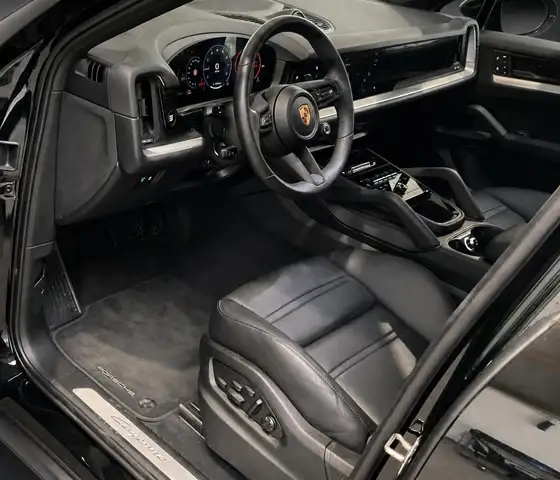 Porsche Cayenne view 6