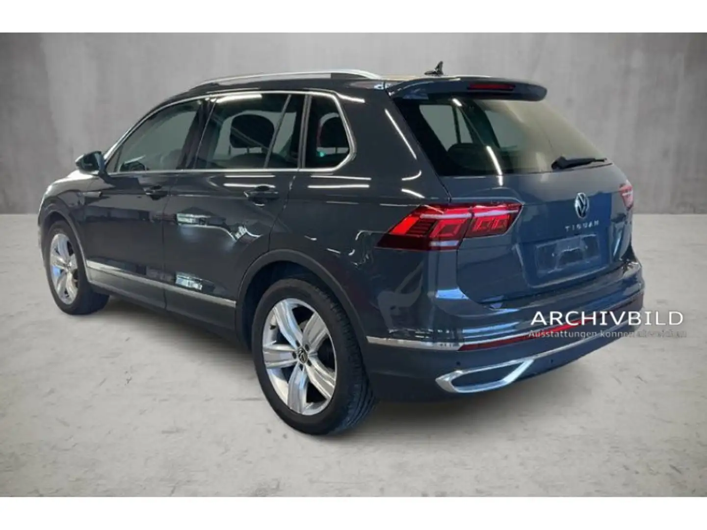 Volkswagen Tiguan Elegance DSG MATRIX AHK ACC NAVI VIRT Grau - 2