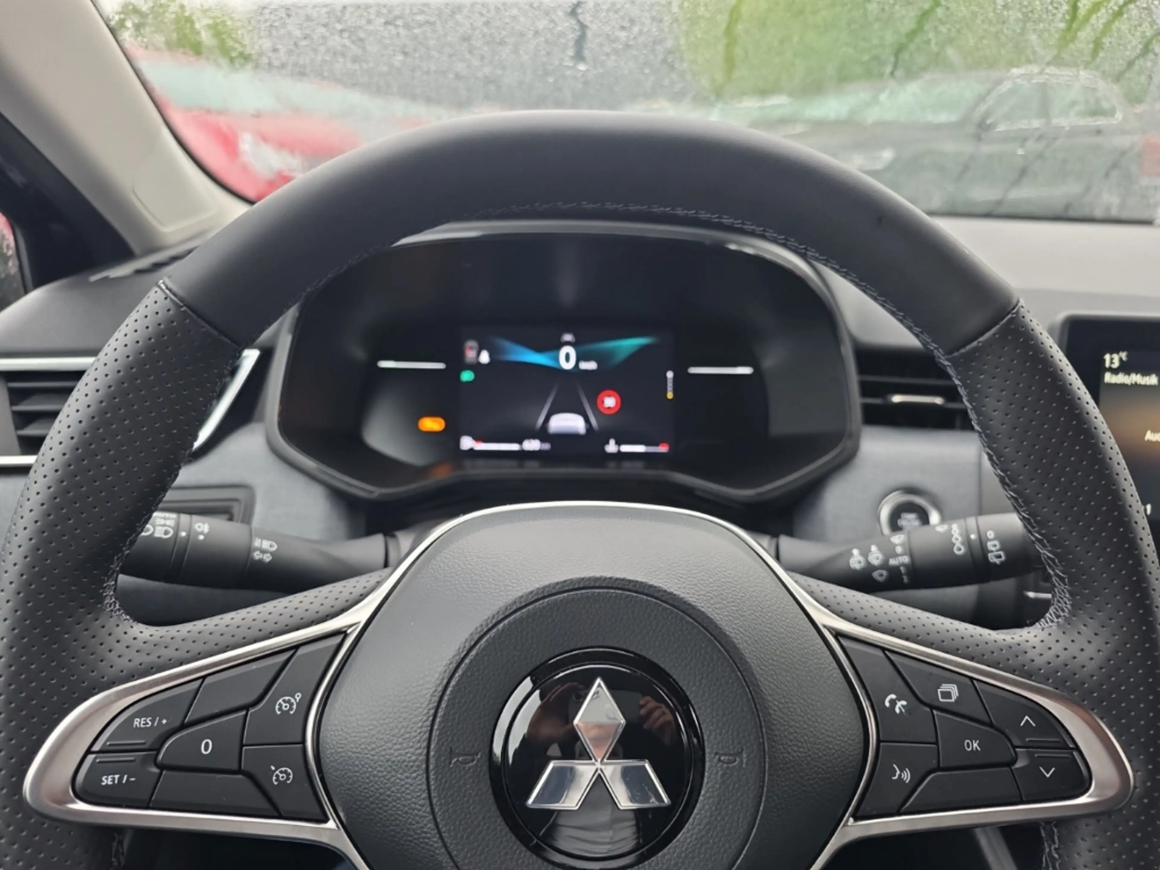 Mitsubishi Colt Plus 1.0 PDC Sitzheizung App Keyless LED — photo 11