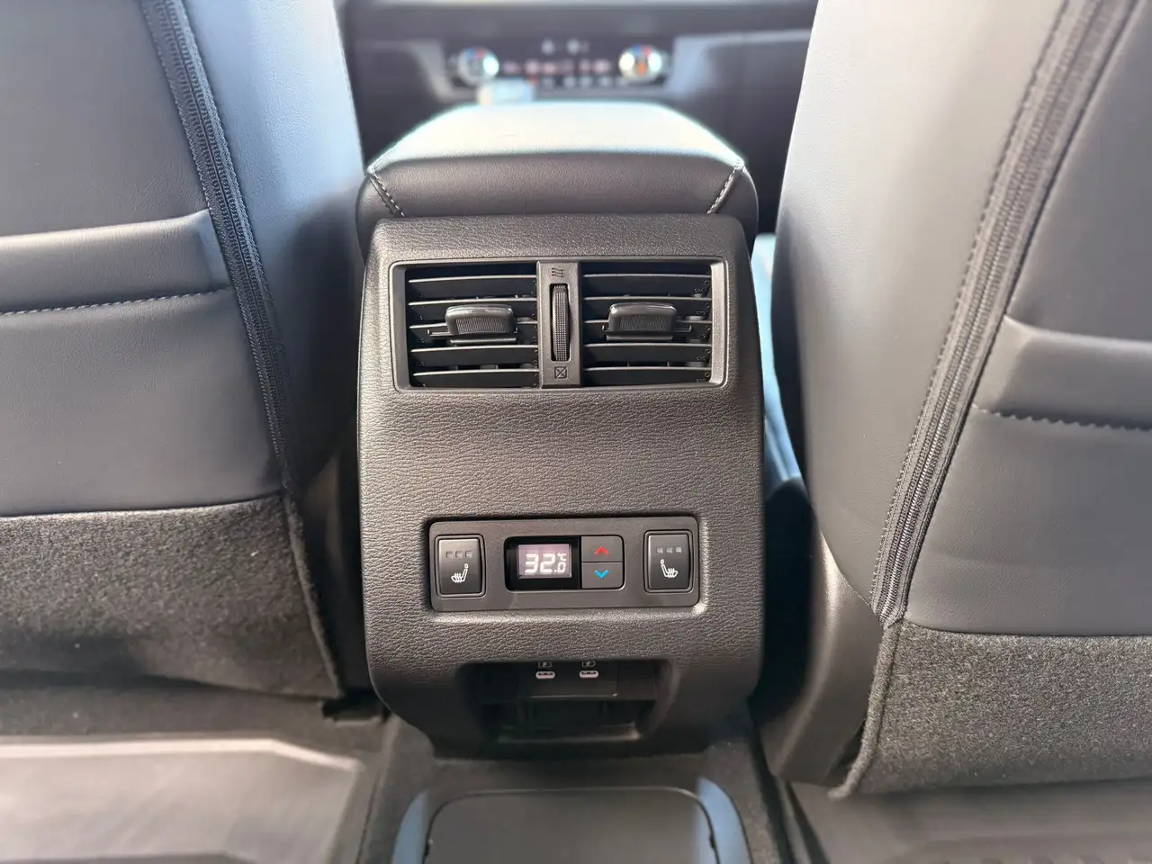 Mitsubishi Outlander снимка Mitsubishi Outlander