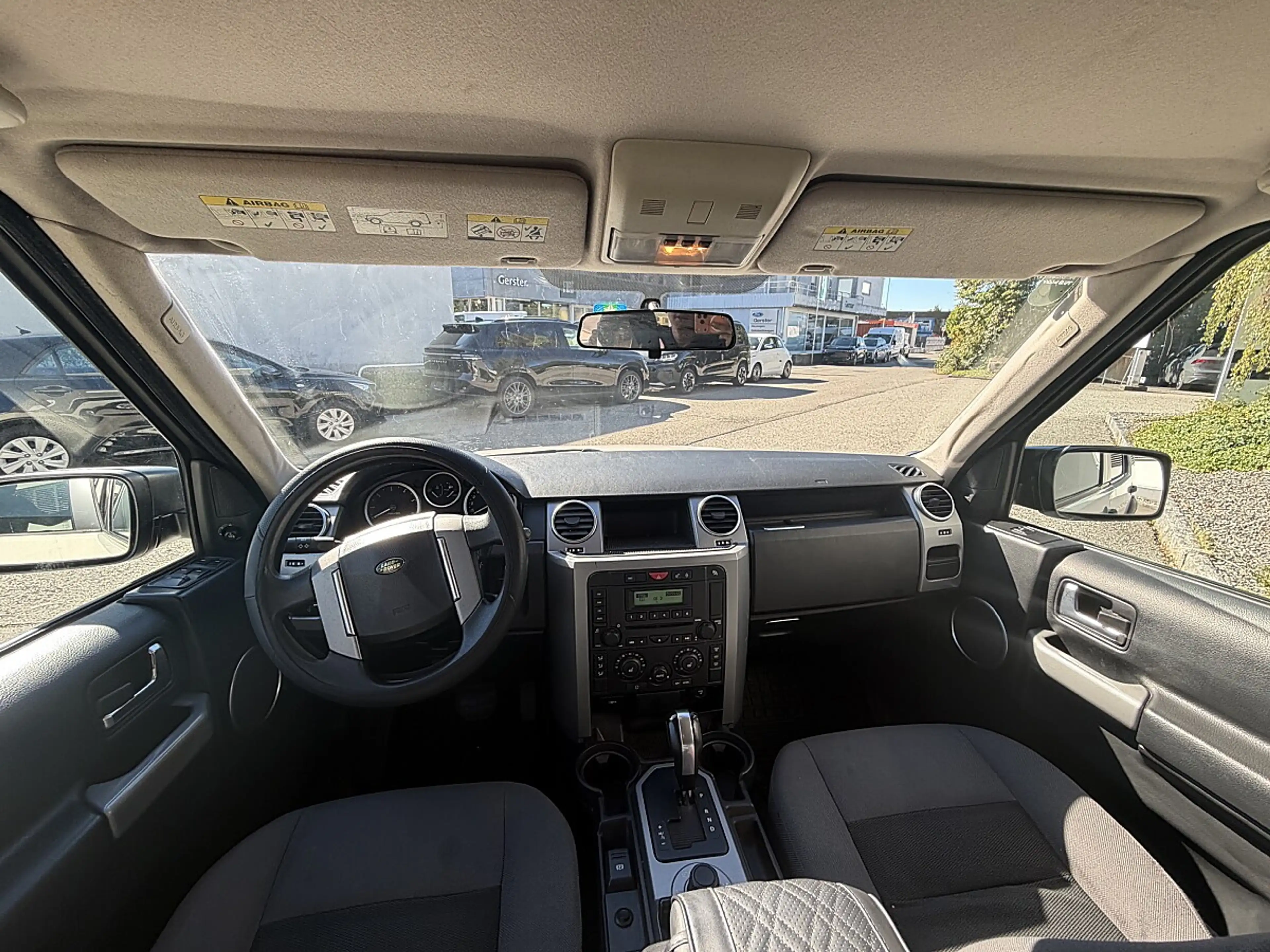 Land Rover Discovery 4 S 2.7 TDV6 — photo 11