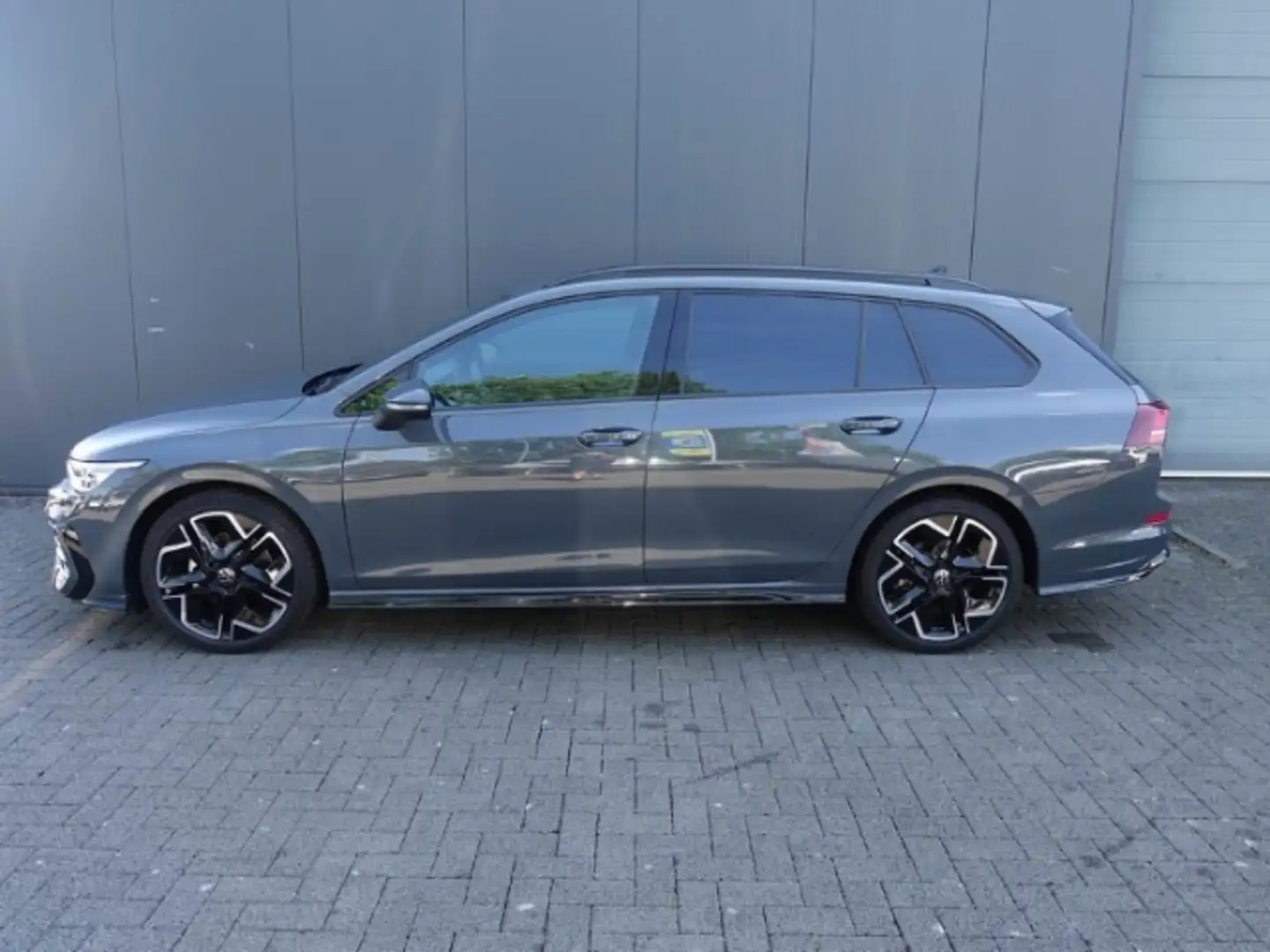 Volkswagen Golf Variant VIII 1.5 eTSI DSG+R-LINE+ANHÄNGEKUPPLUNG Gris - 2