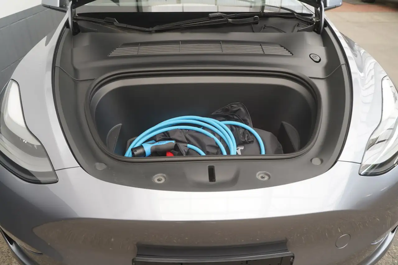 Tesla Model Y Long Range AWD *AHK*HW4*, миниатюра 15