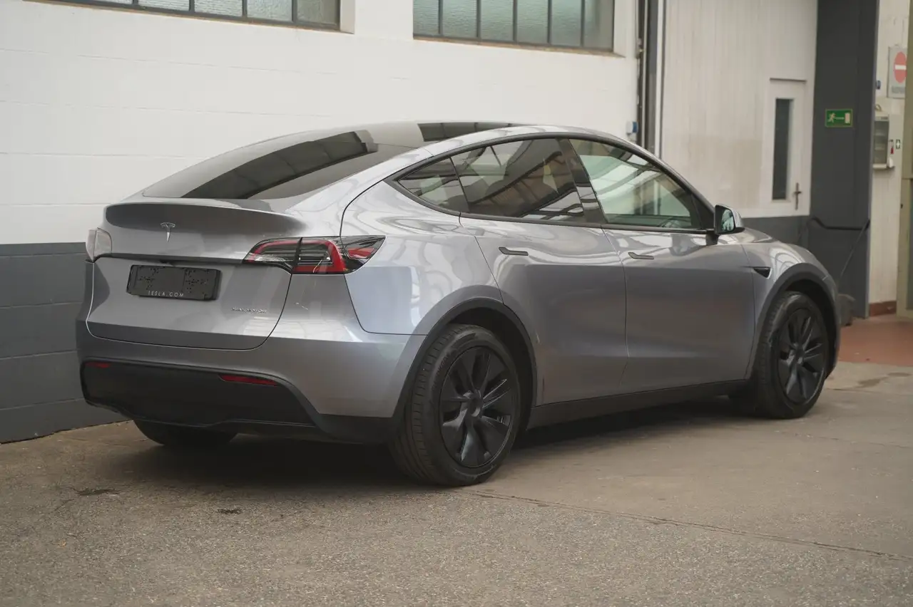 Tesla Model Y Long Range AWD *AHK*HW4*, миниатюра 23