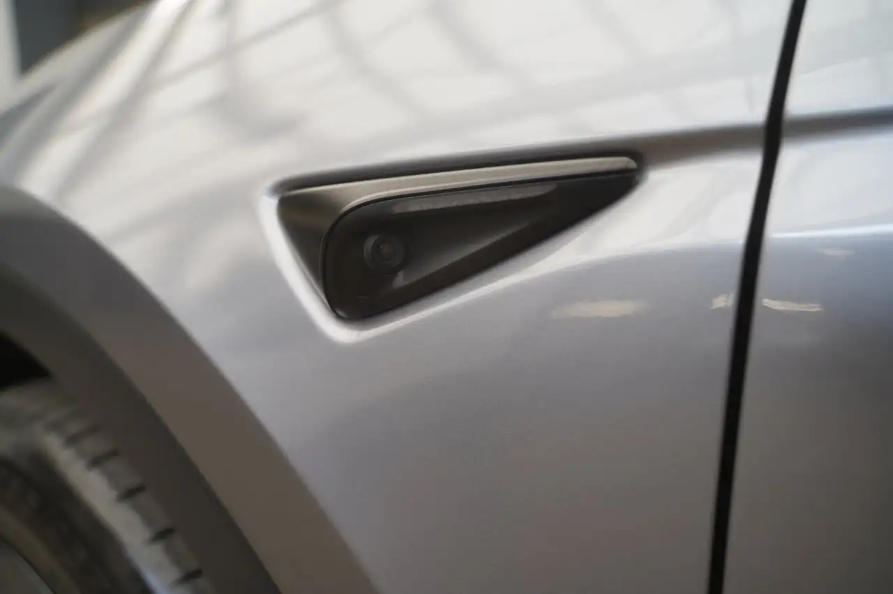 Tesla Model Y Long Range AWD *AHK*HW4*, миниатюра 17