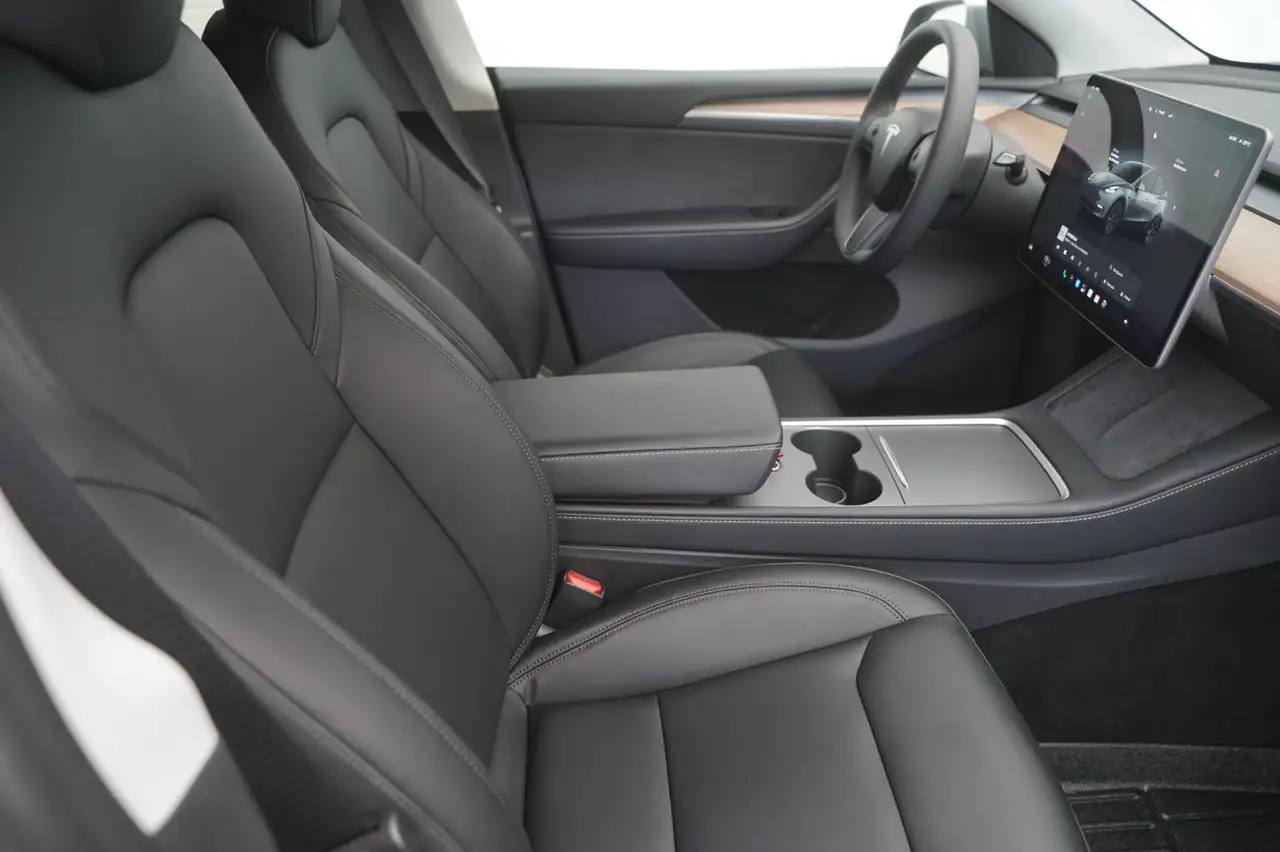 Tesla Model Y Long Range AWD *AHK*HW4*, миниатюра 19