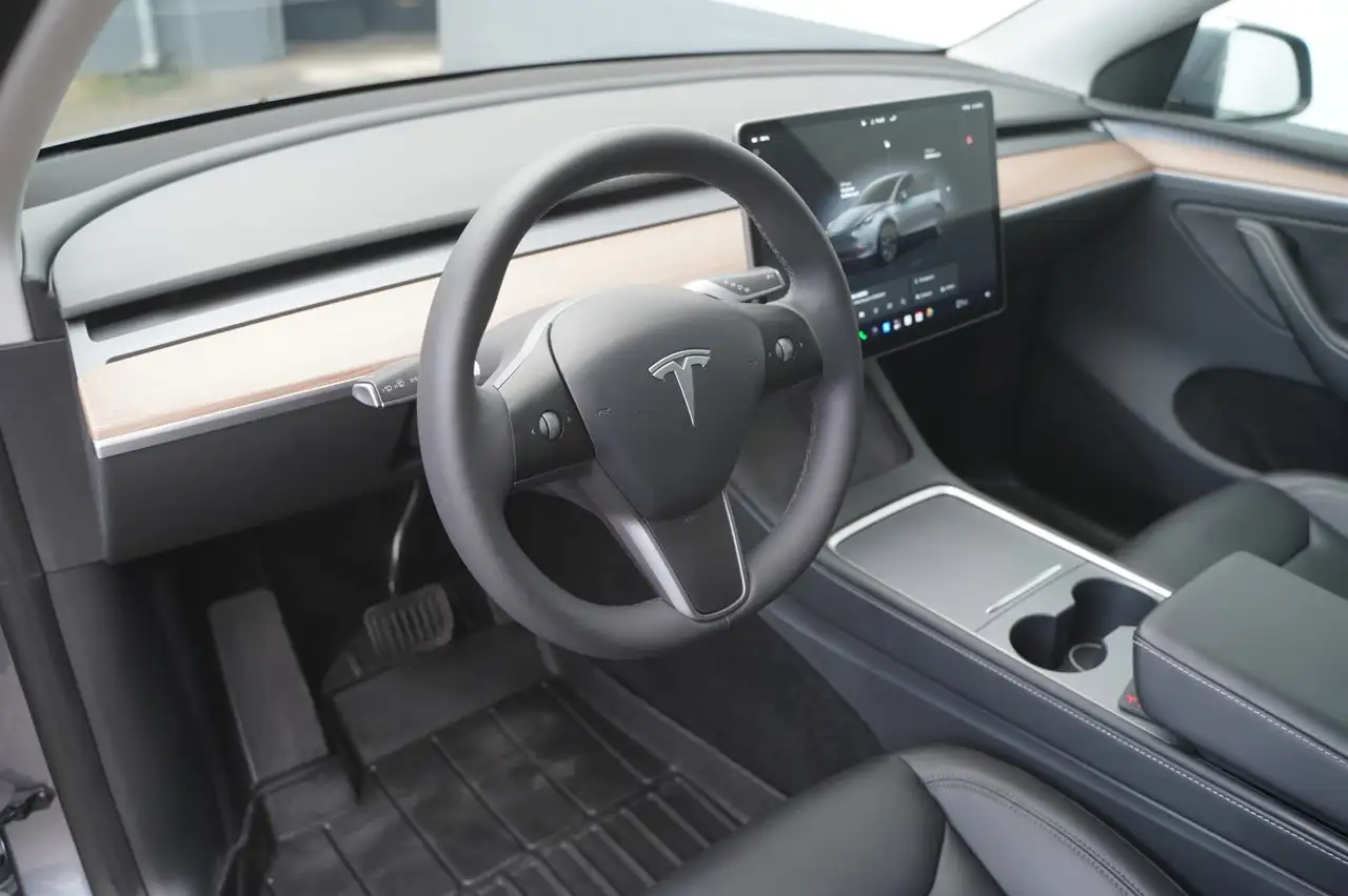 Tesla Model Y Long Range AWD *AHK*HW4*, миниатюра 11