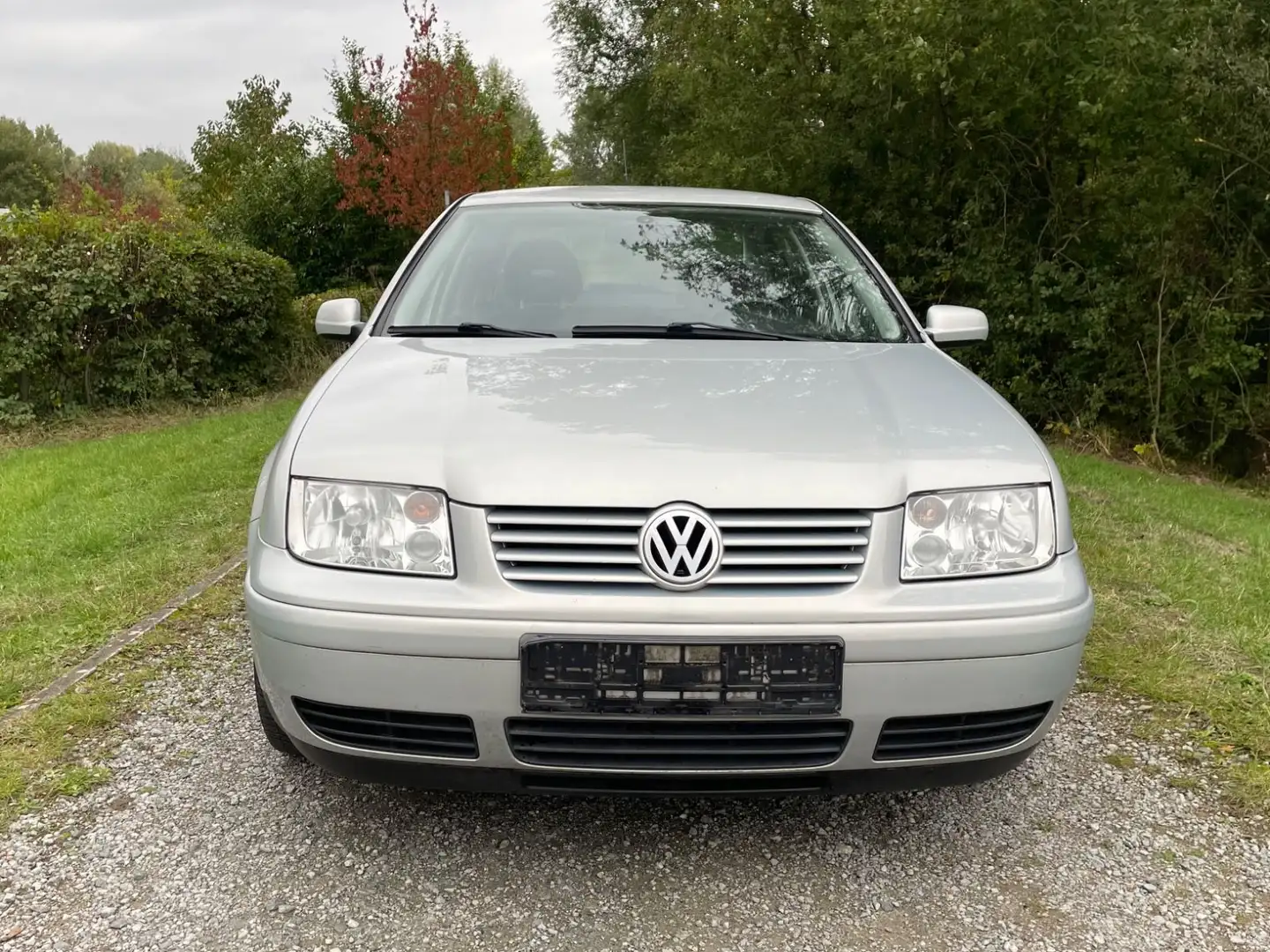 Volkswagen Bora 1.6l MPI Tüv=Neu! 2.Hand 136T-Km Klima VB Silber - 2