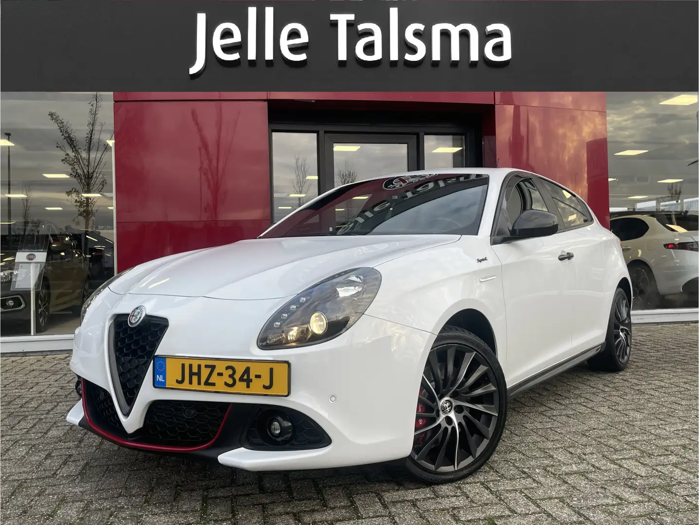 Alfa Romeo Giulietta 1.4 Turbo Sport | 18" Velgen | Carbon kit Blanc - 1