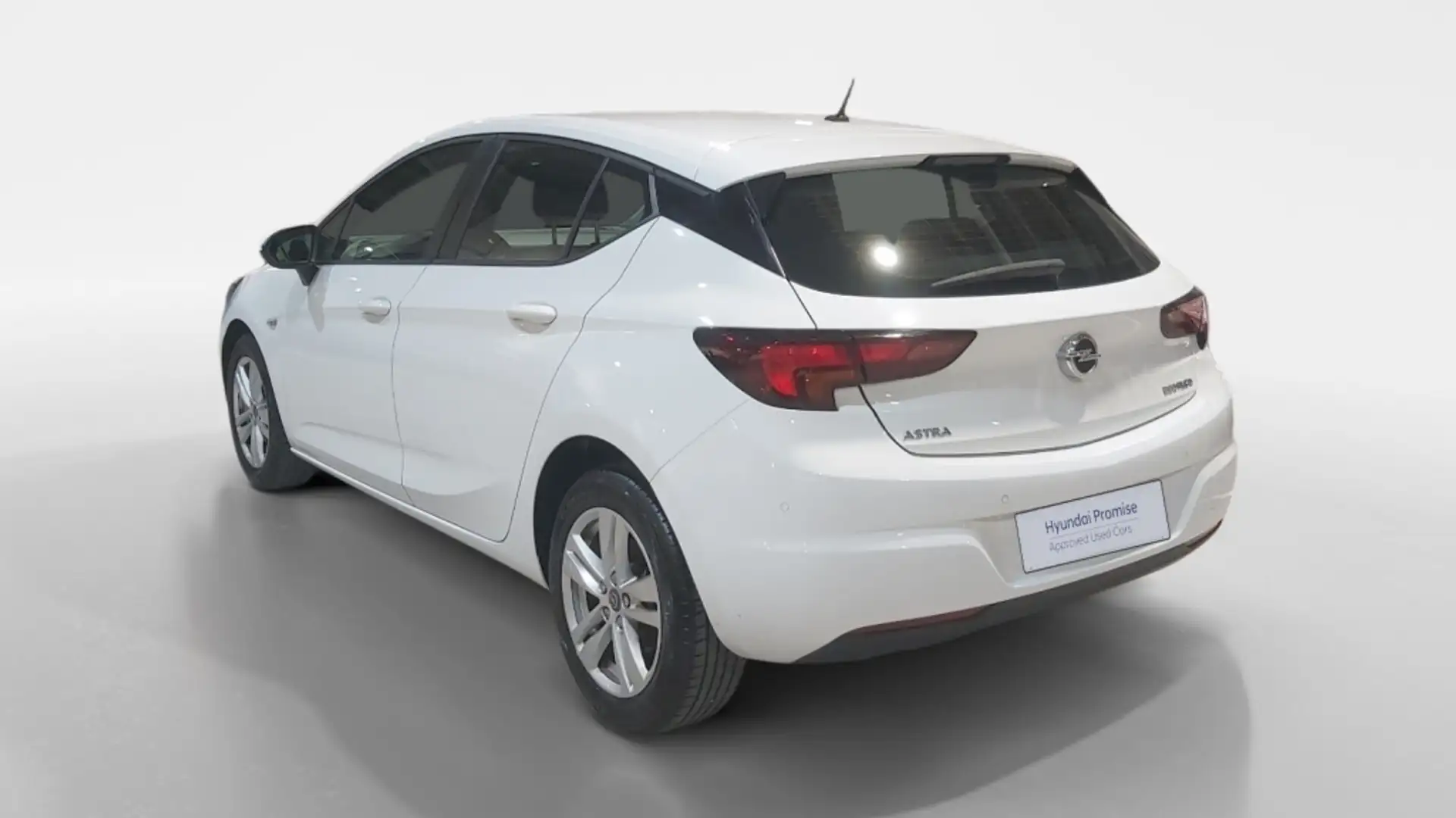 Opel Astra BERLINA CON PORTON 1.6 CDTI 81KW SELECTIVE S/S 110 Blanco - 2