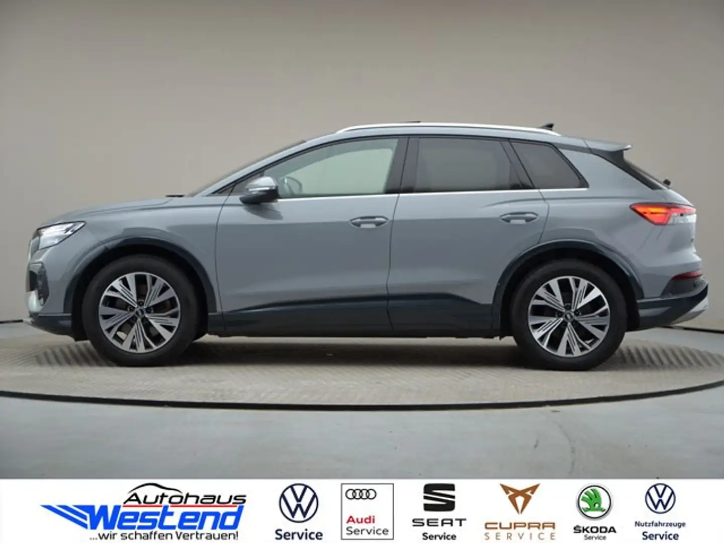 Audi Q4 e-tron 40 150kW advanced Matrix Pano Navi Klima Navi Šedá - 2