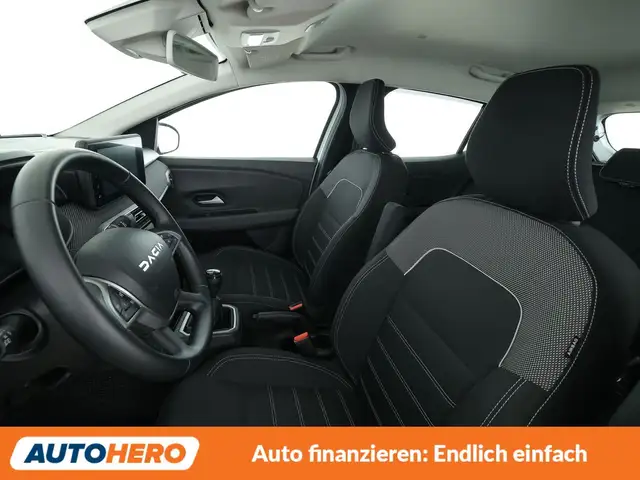 Dacia Sandero view 10