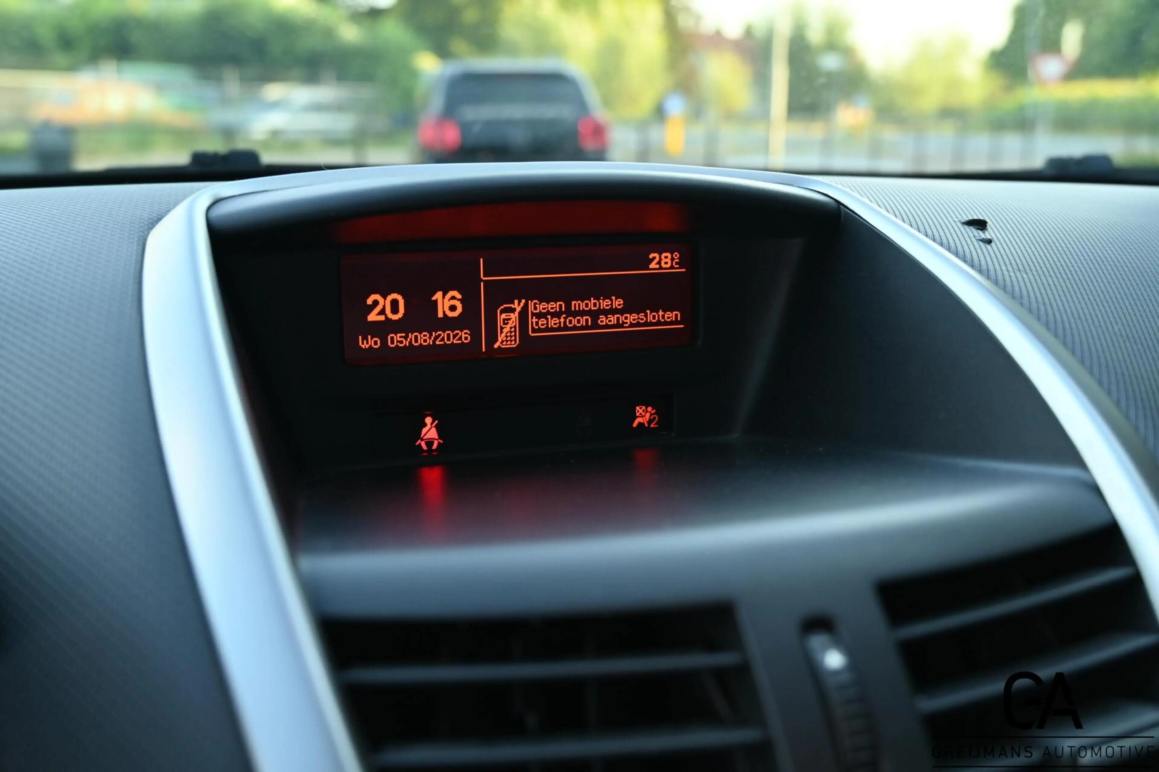 Peugeot 207 CC 1.6 VTi Roland Garros — photo 9
