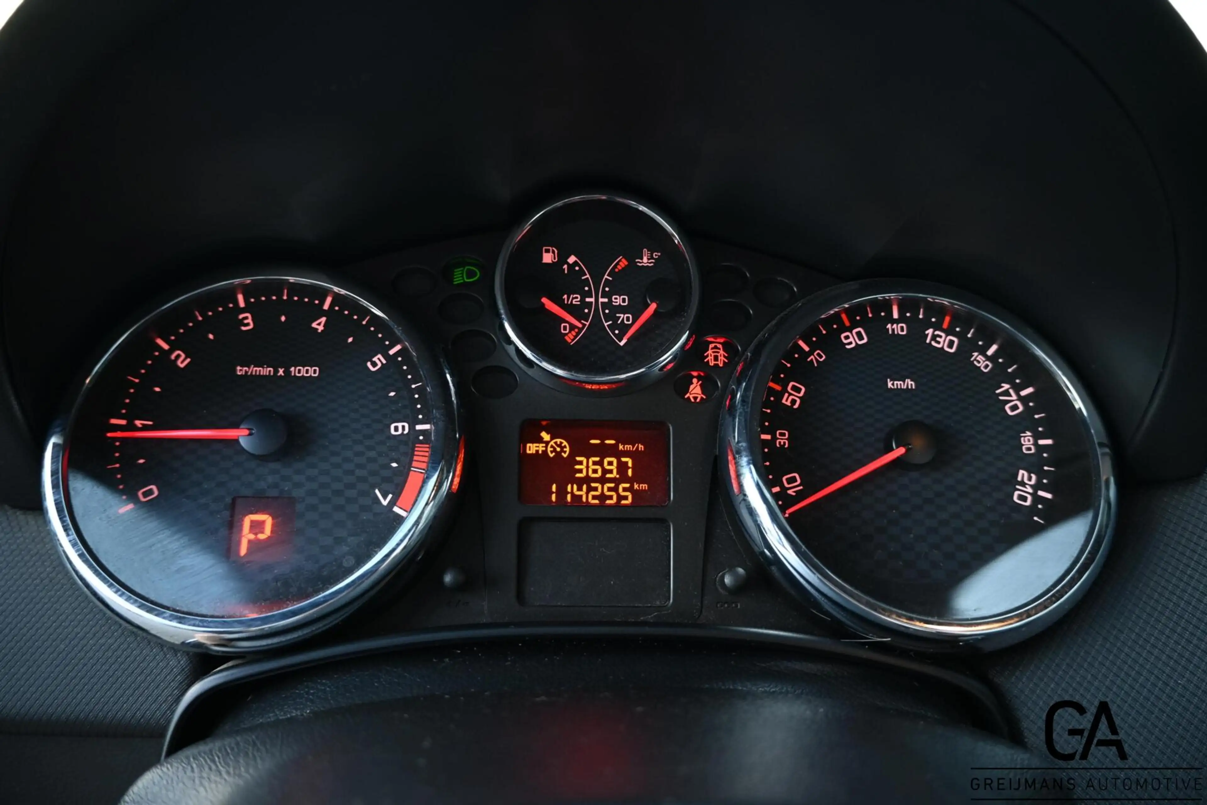 Peugeot 207 CC 1.6 VTi Roland Garros — photo 10
