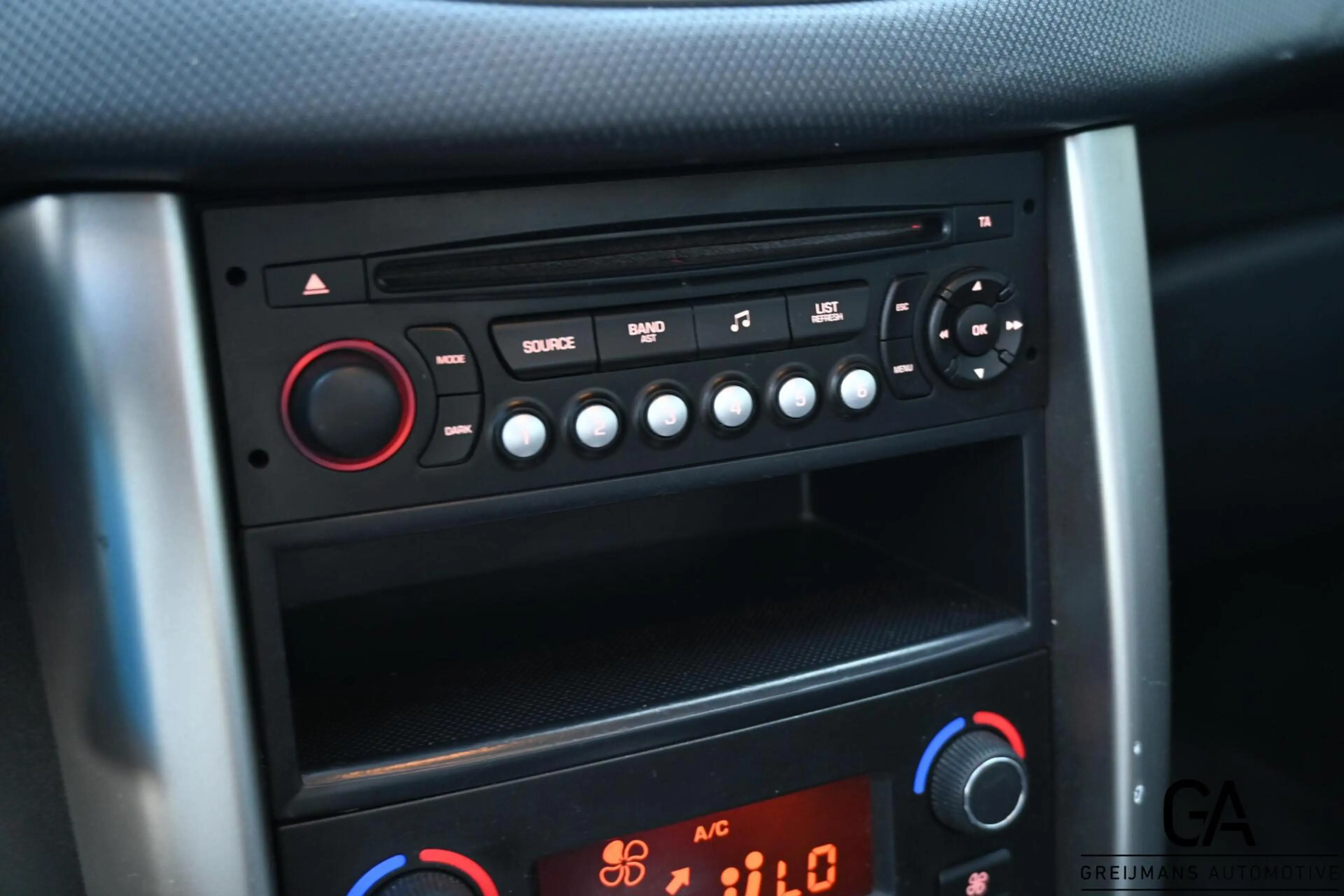 Peugeot 207 CC 1.6 VTi Roland Garros — photo 7