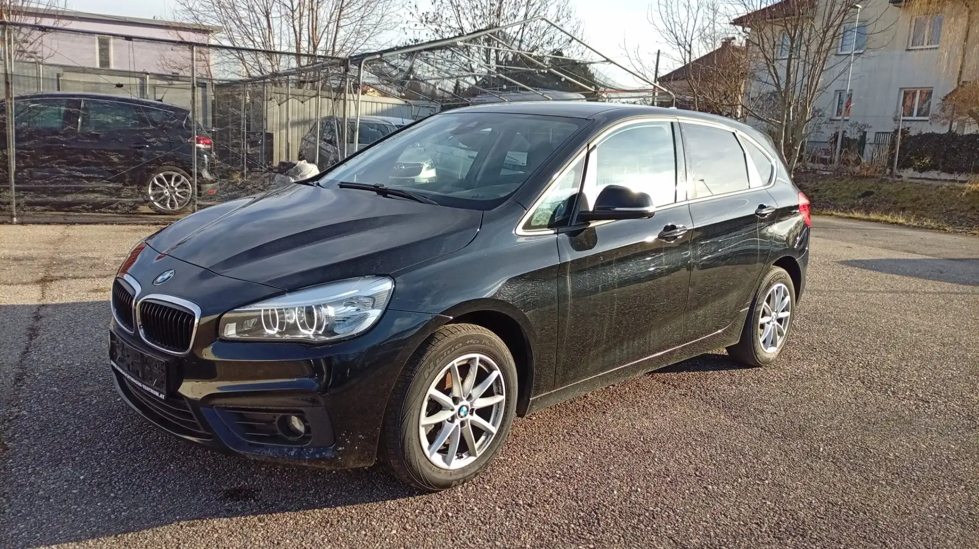 BMW 218 Active Tourer - 218d Schwarz - 1