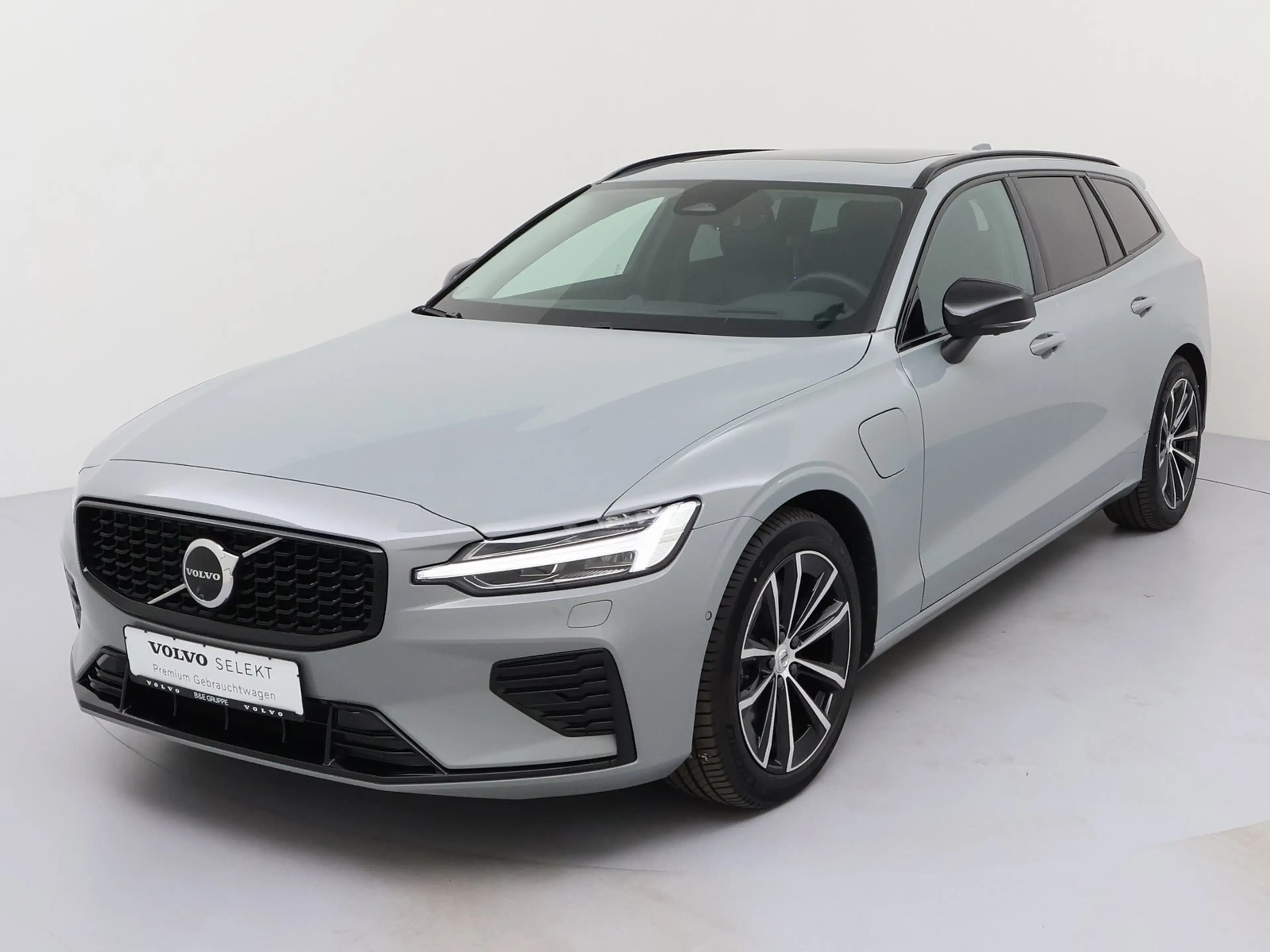 Volvo V60 Kombi T6 Ultra Dark Plug-In Hybrid AWD LED